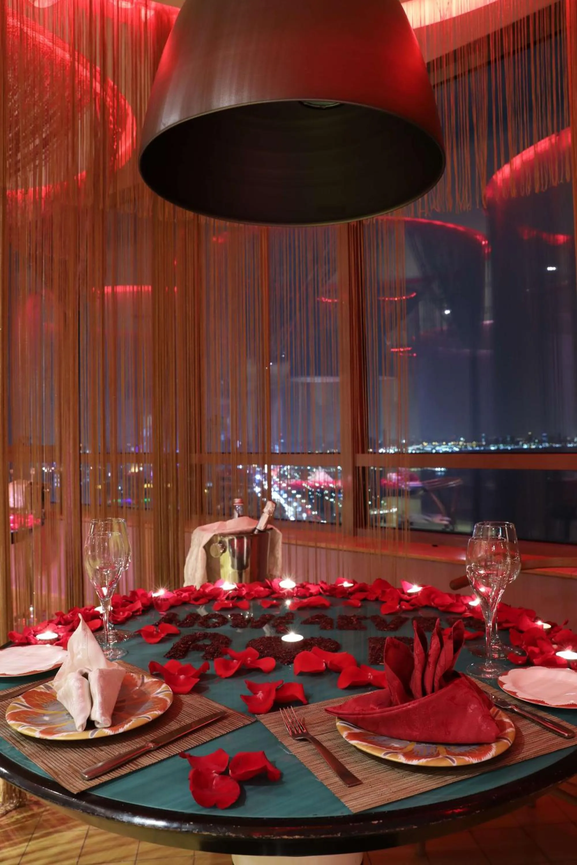 Restaurant/places to eat in Symphony Style Hotel Kuwait
