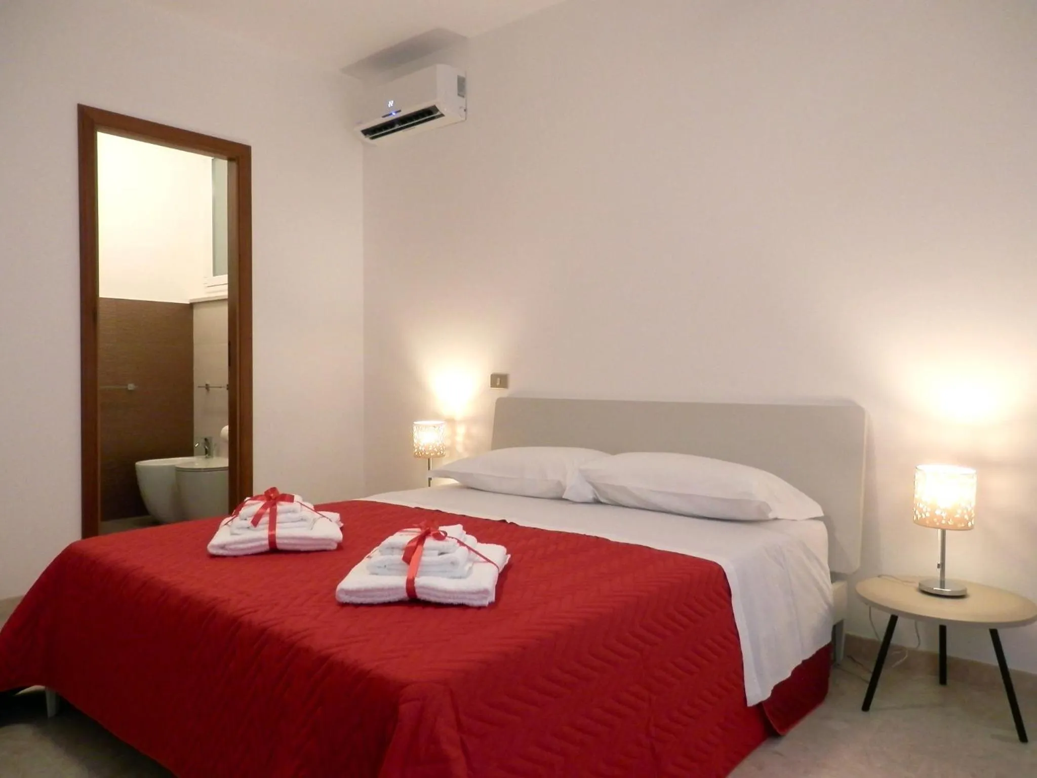 Photo of the whole room in Corsaro B&B