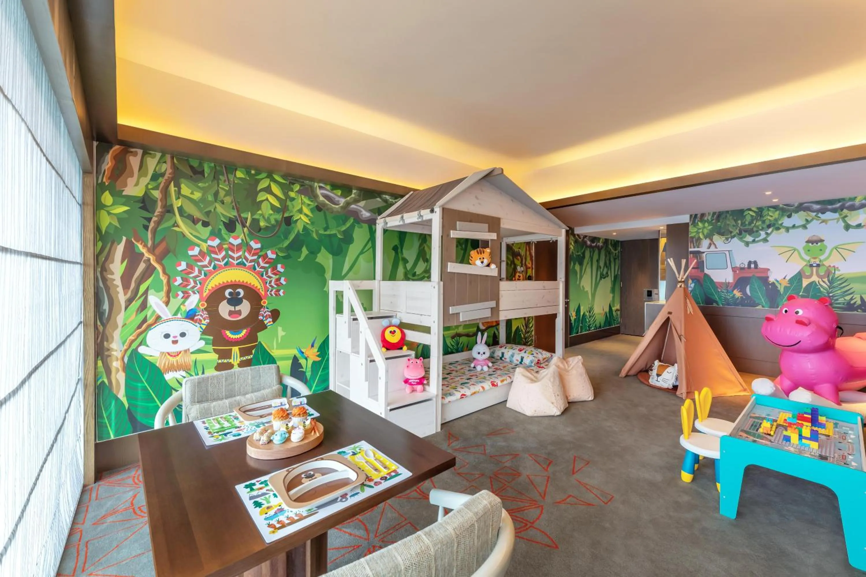 Living room in Pan Pacific Singapore