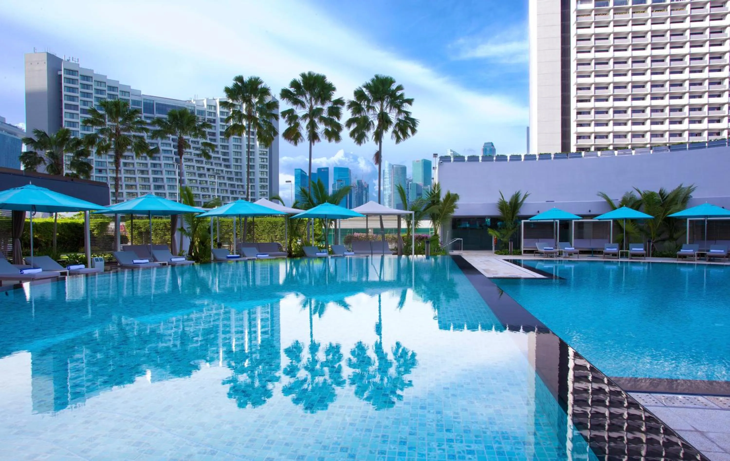 Swimming pool in Pan Pacific Singapore