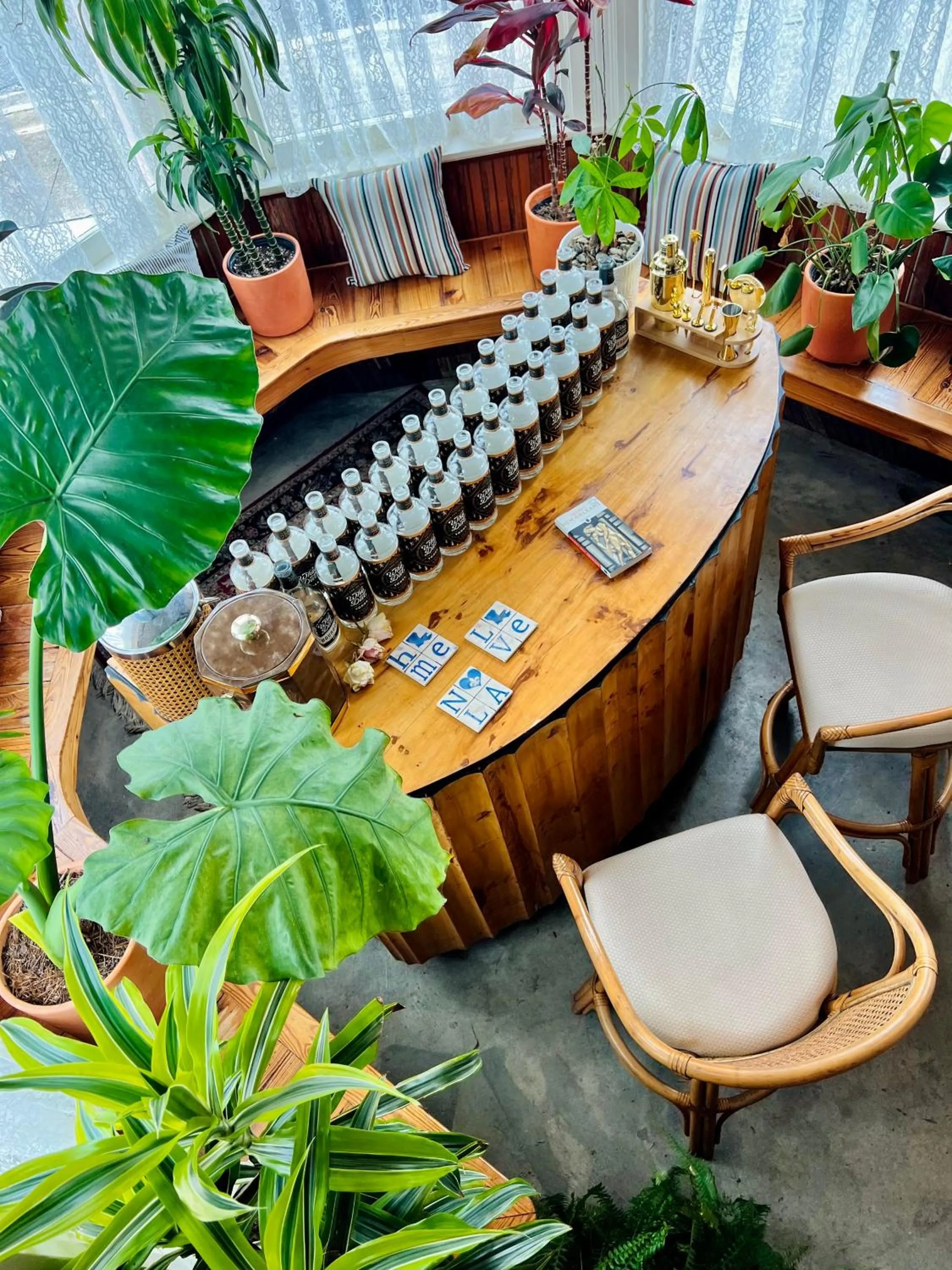 Library in Inn at the Old Jail