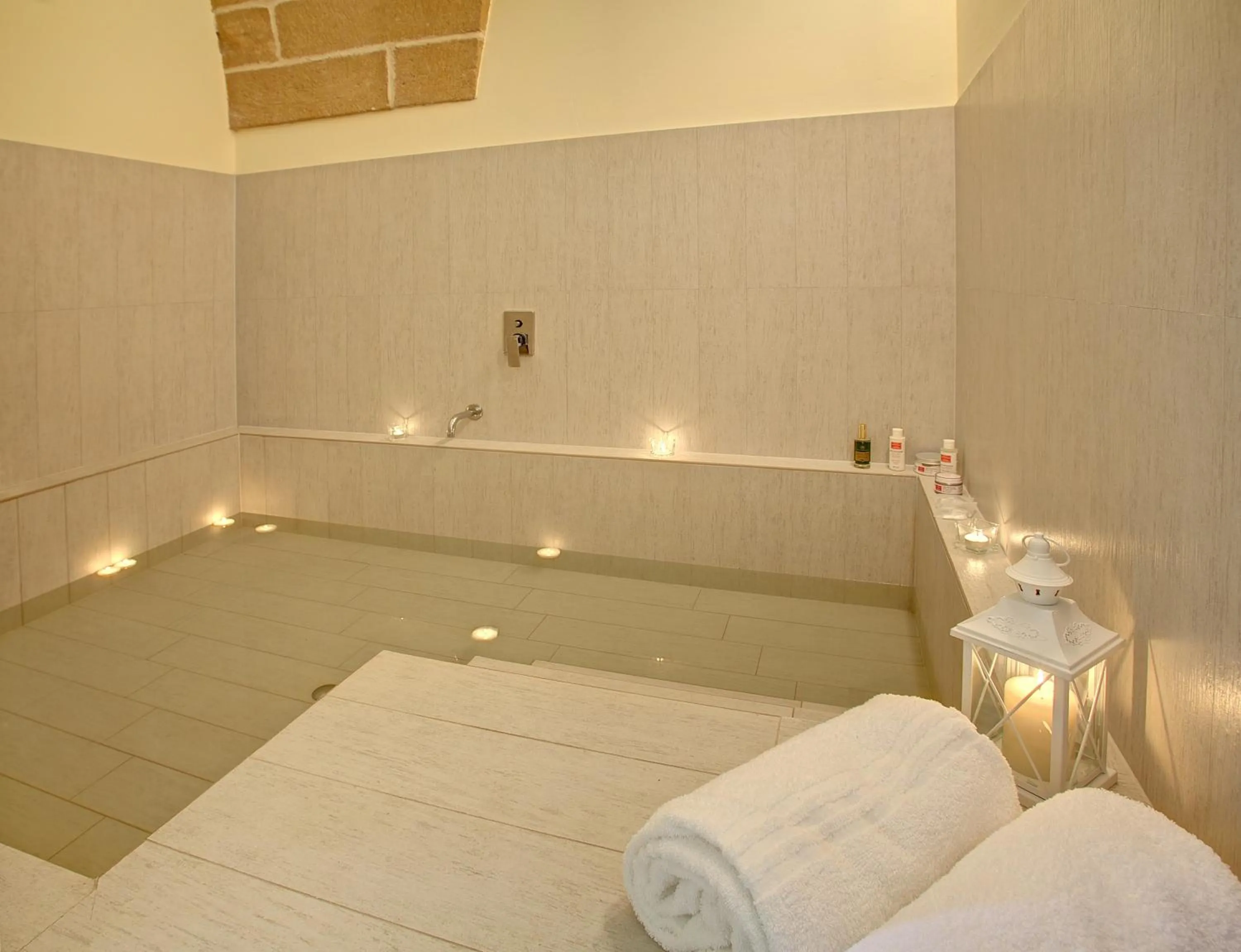 Bath, Bed in Tenuta Monacelli Lecce