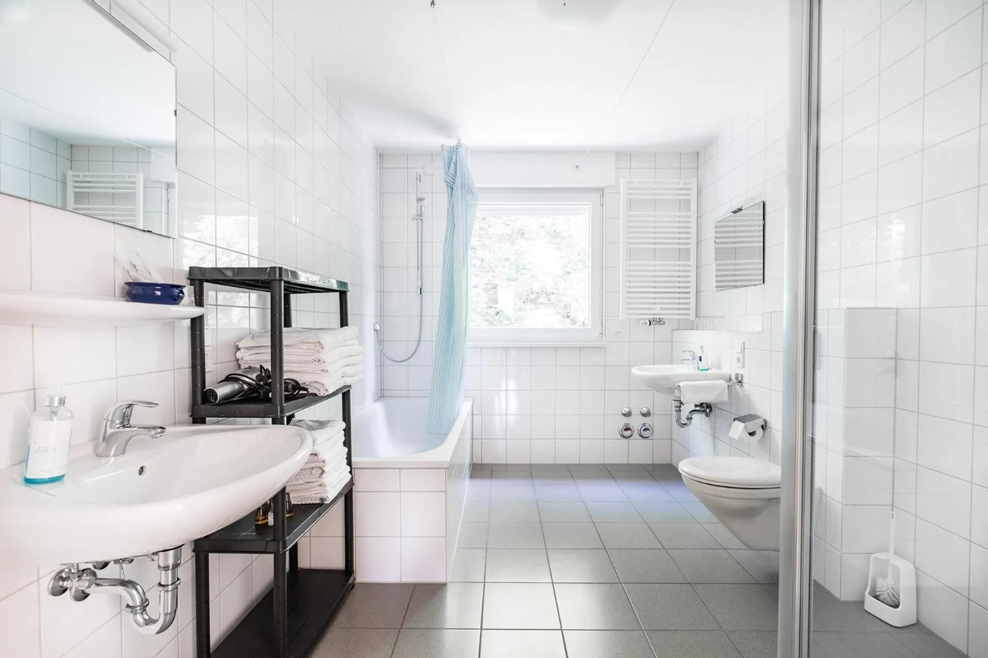 Shower in Hotel an der Nordschleife