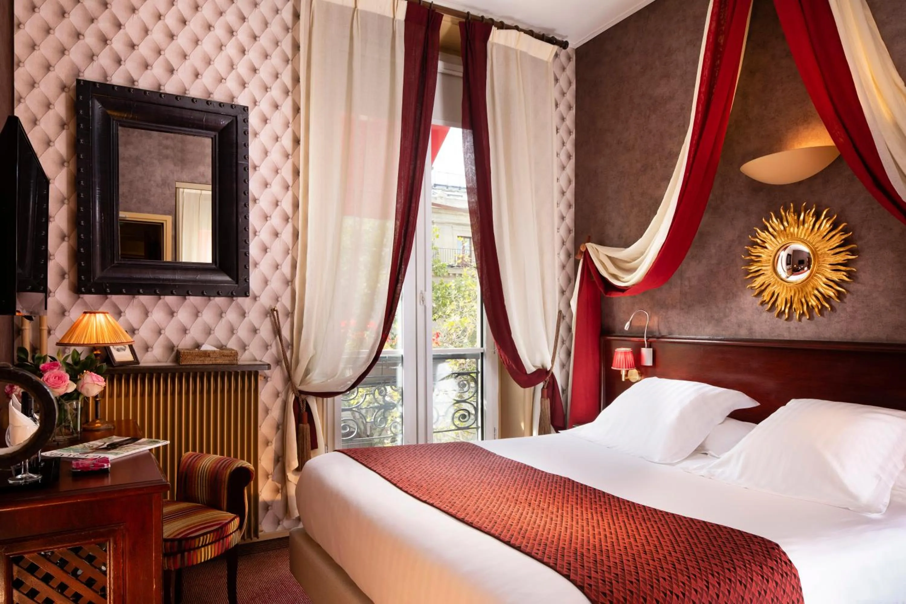 Bedroom, Bed in Hotel Britannique