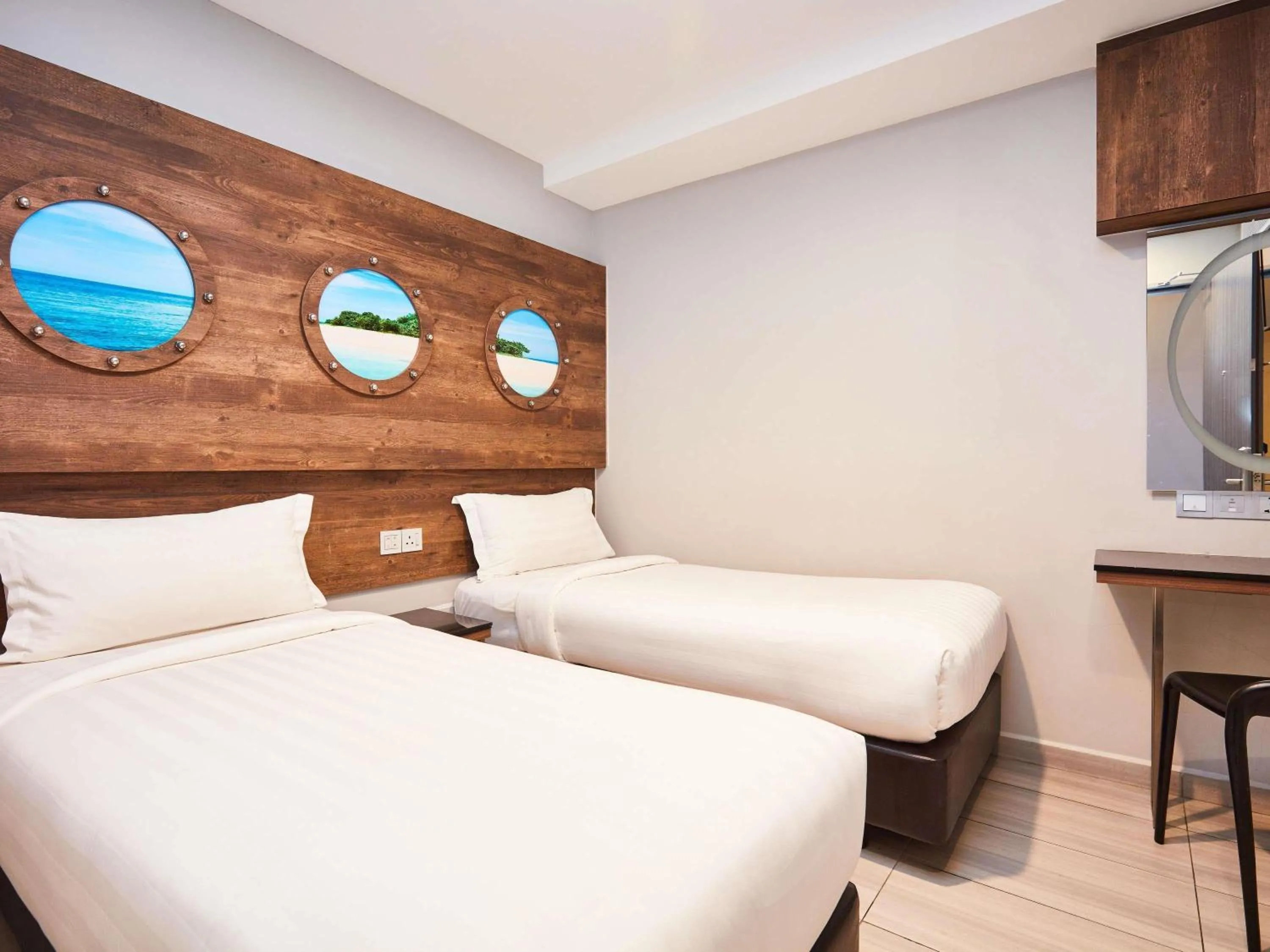 Bedroom, Bed in ibis budget Singapore Selegie