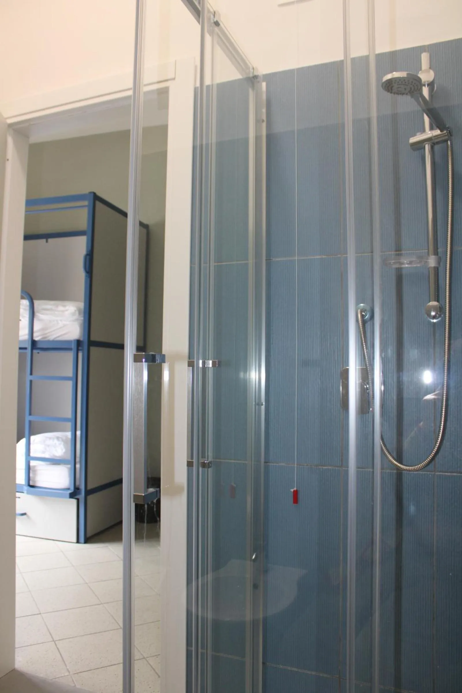 Shower in Roma Scout Center