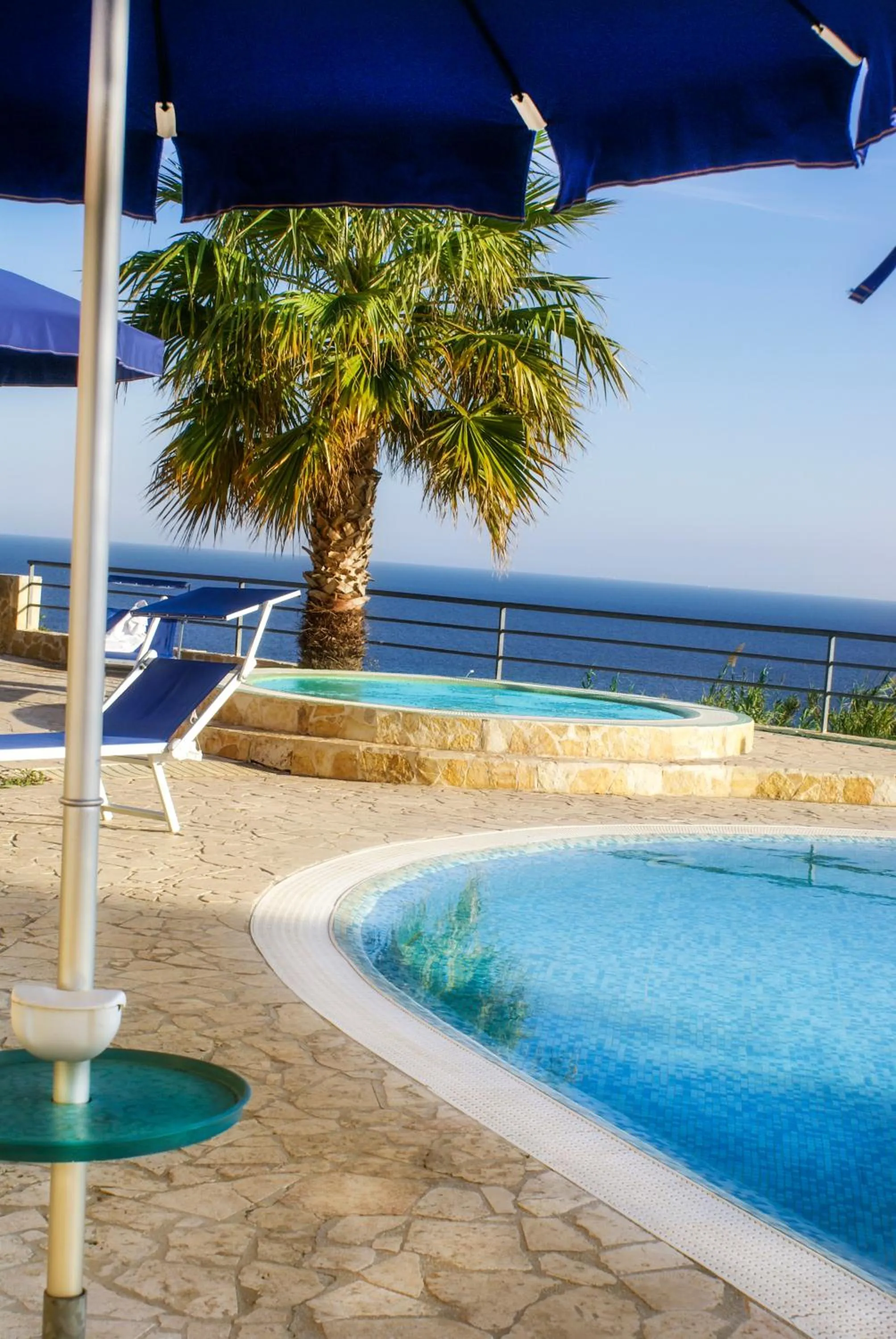 Pool view in Hotel Alizé
