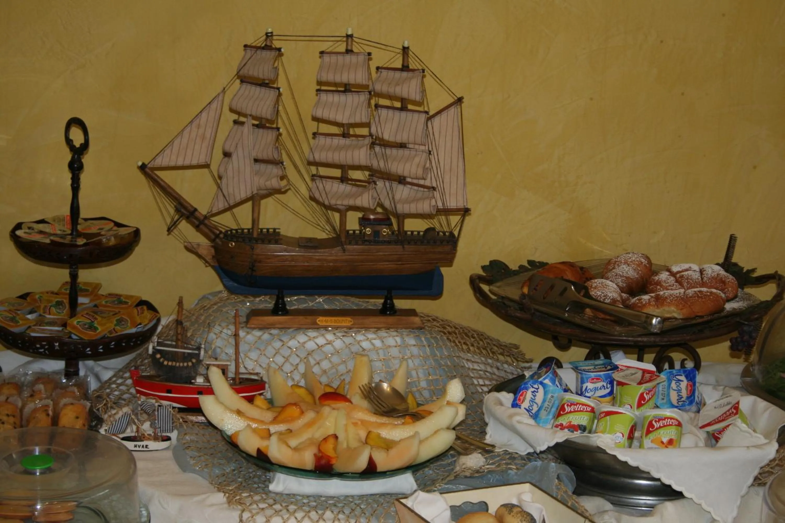 Buffet breakfast in Hotel Diamante