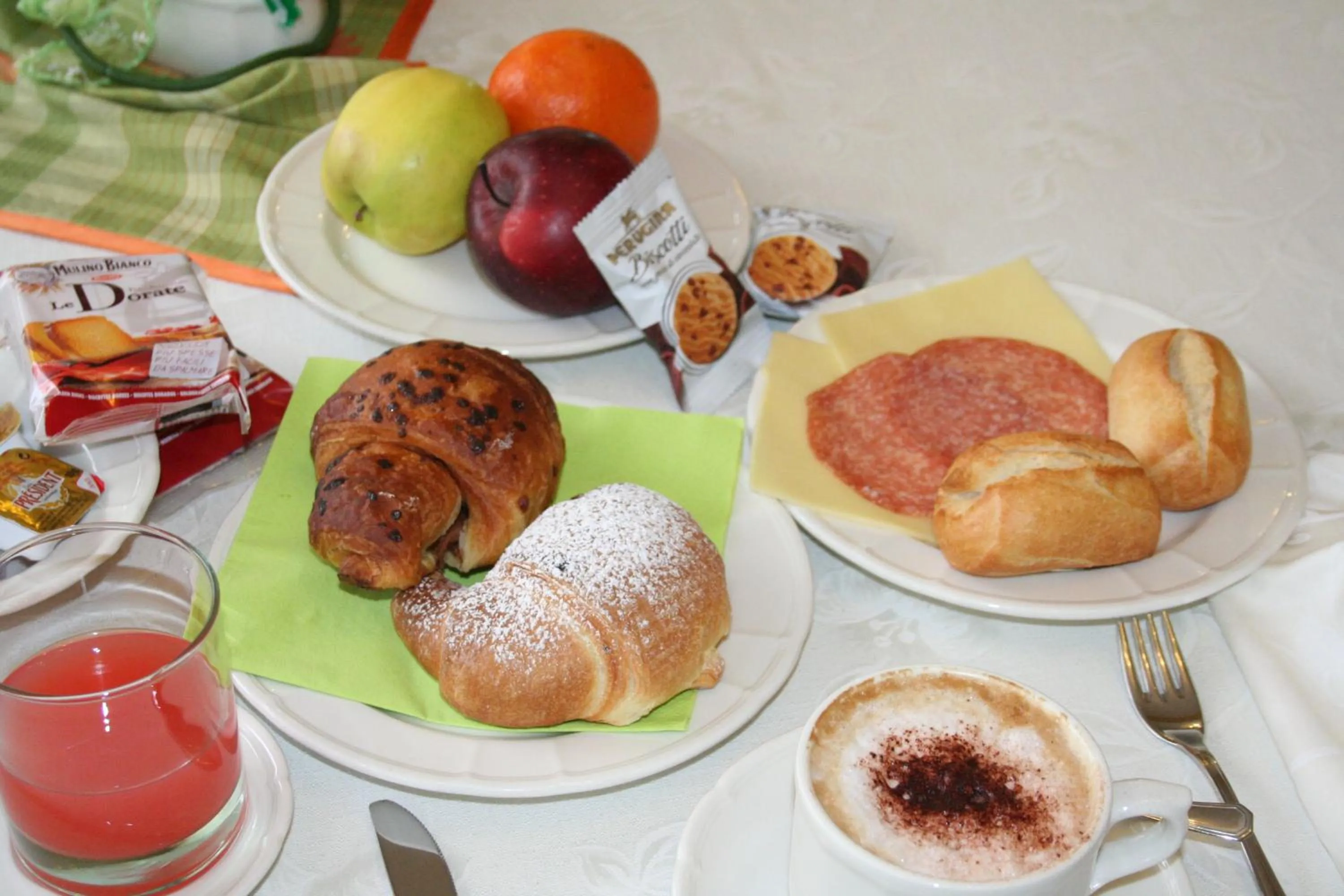 Buffet breakfast in Hotel Diamante