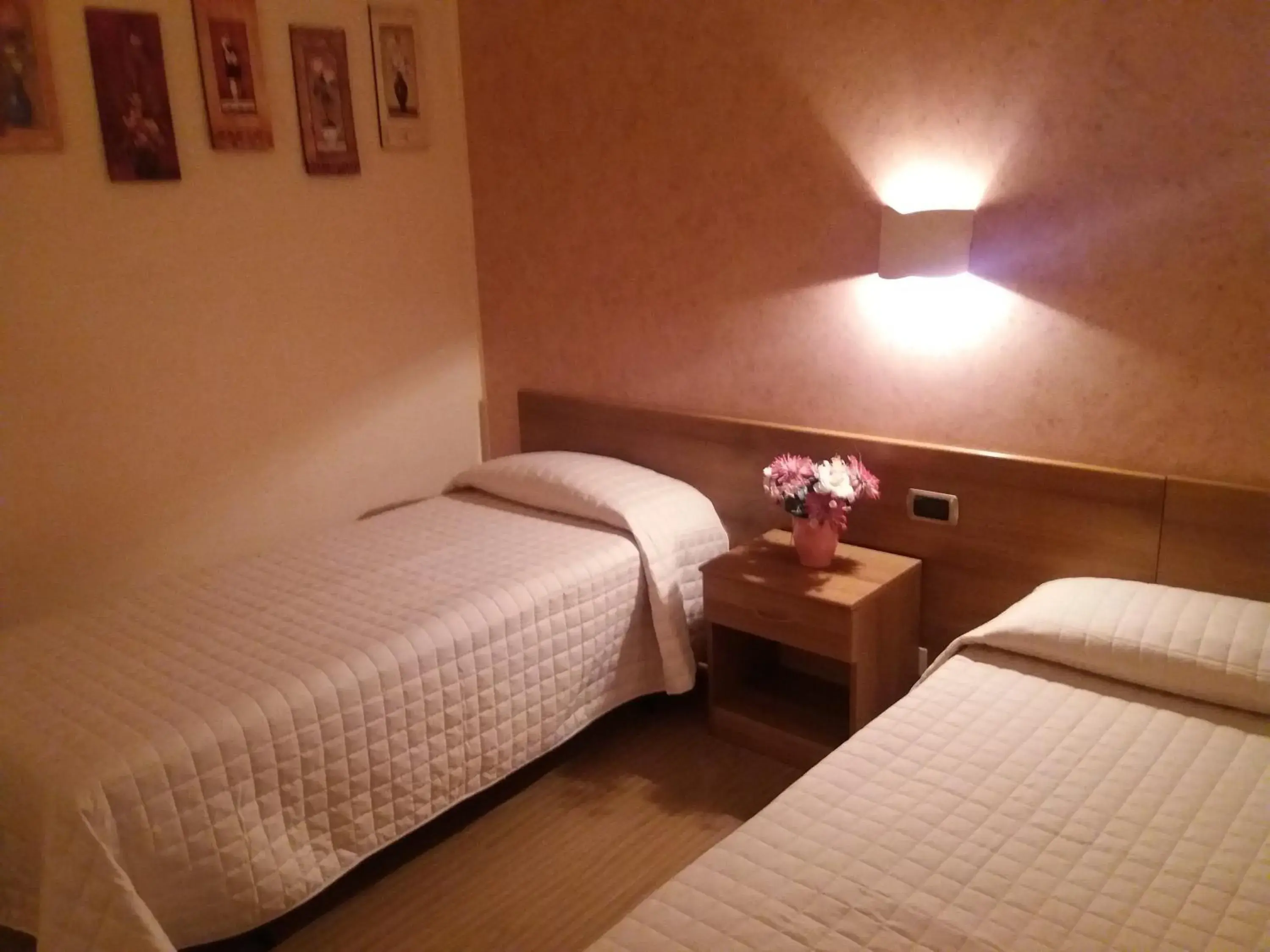 Triple Room in Hotel Diamante Triple Room in Hotel Diamante