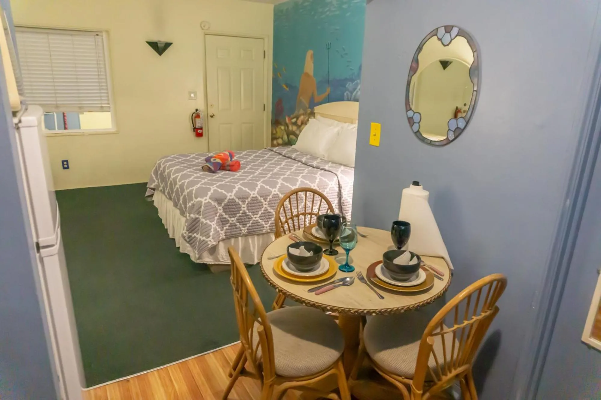 Bedroom, Bed in Key Largo Cottages