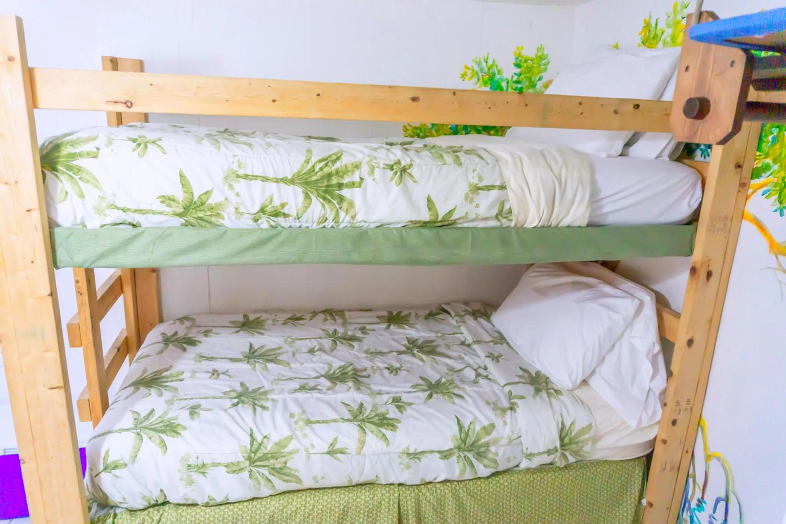 bunk bed, Bed in Key Largo Cottages
