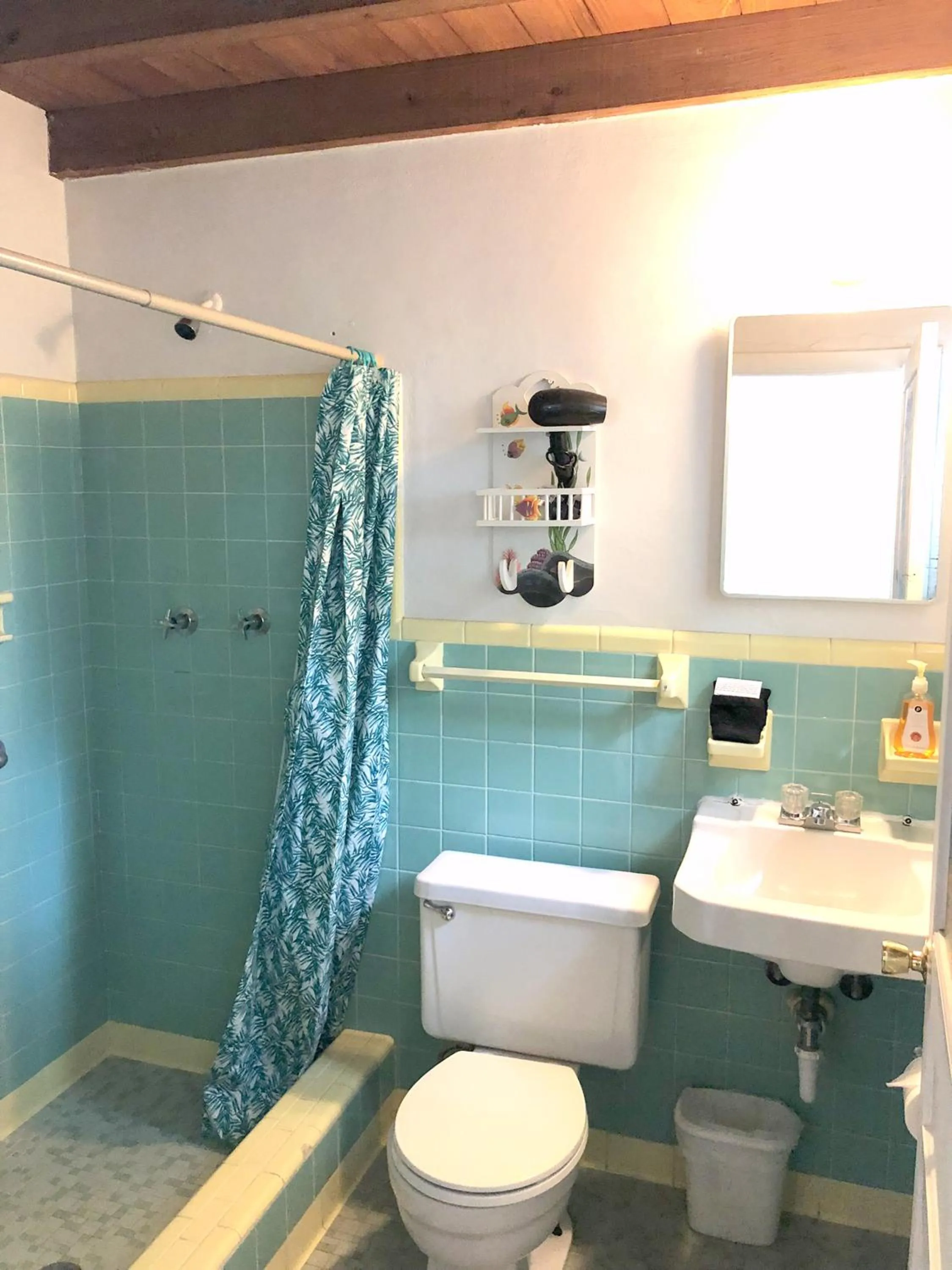 Bathroom in Key Largo Cottages