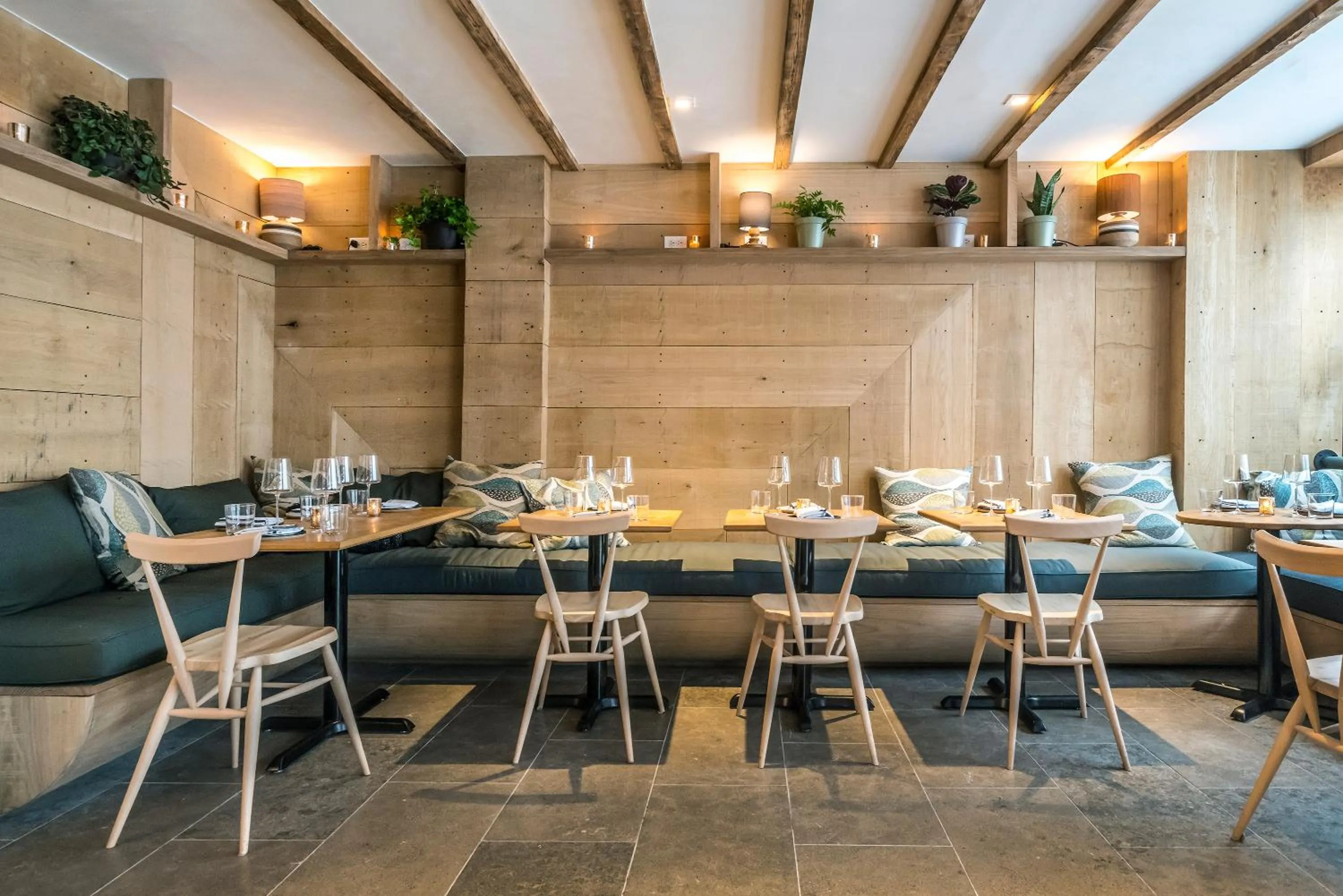 Restaurant/places to eat in MADE Hotel