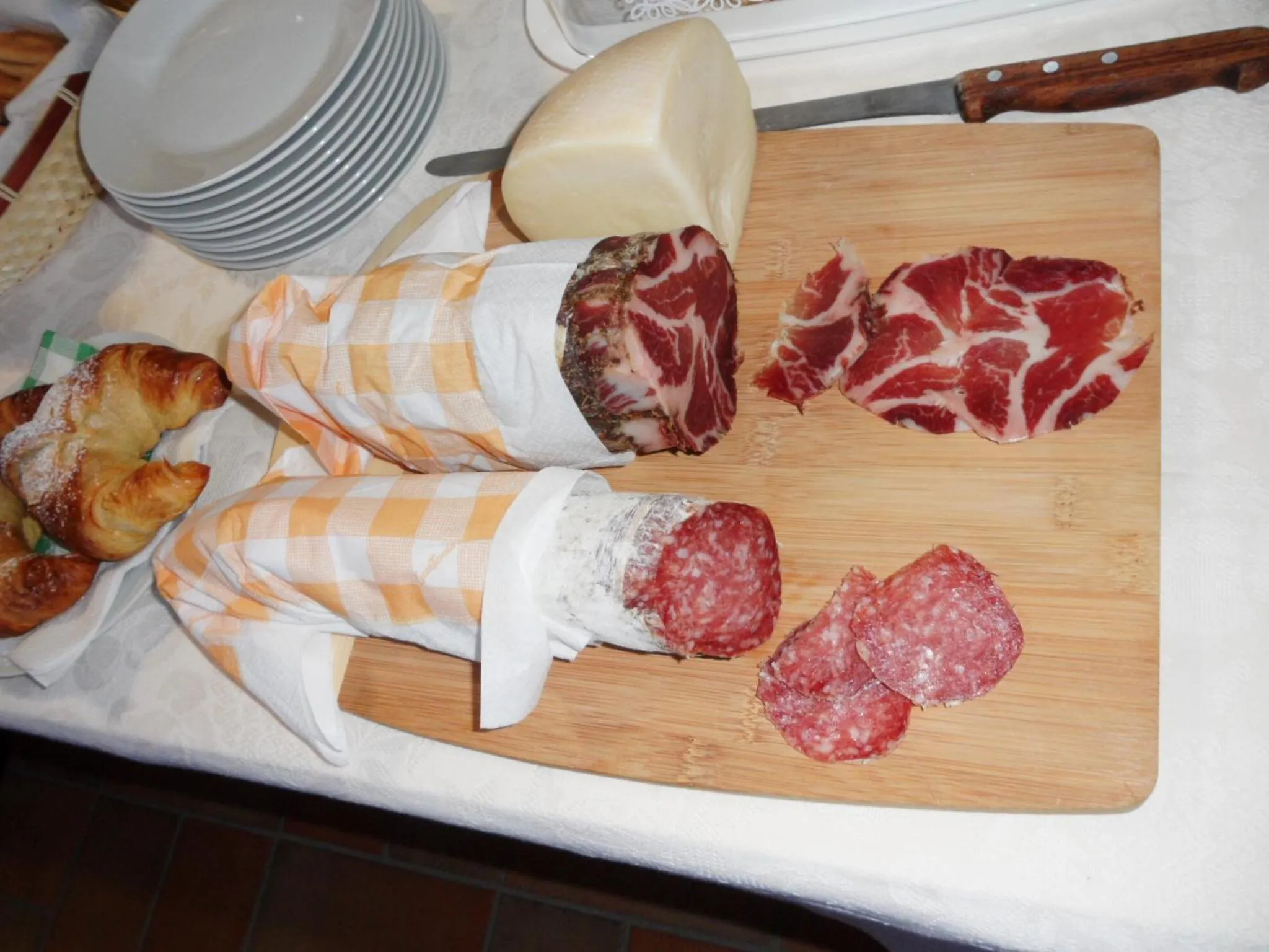 Buffet breakfast in Agriturismo La Madonnina