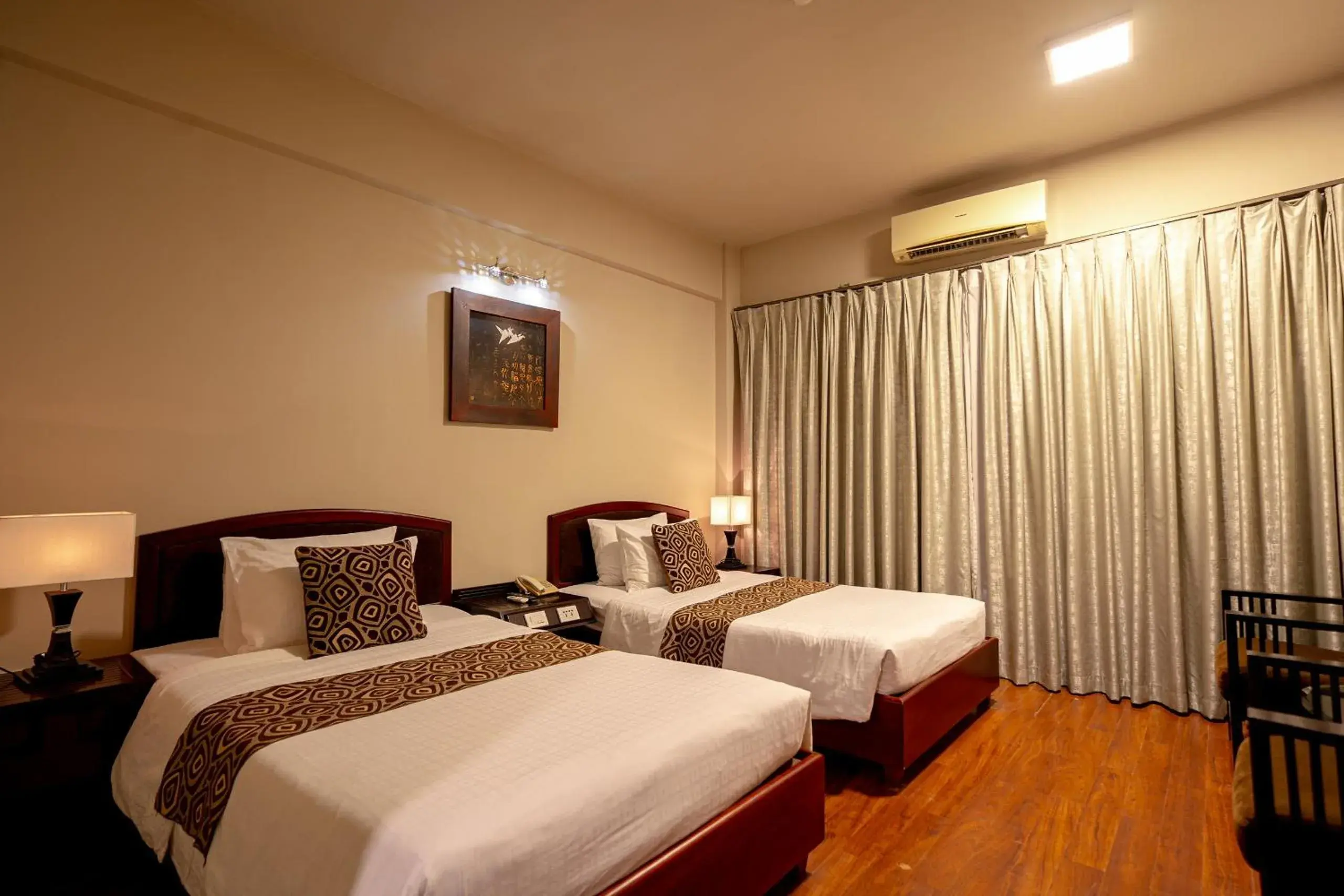 Deluxe Double or Twin Room with City View in Asia Hotel Hue Deluxe Double or Twin Room with City View in Asia Hotel Hue