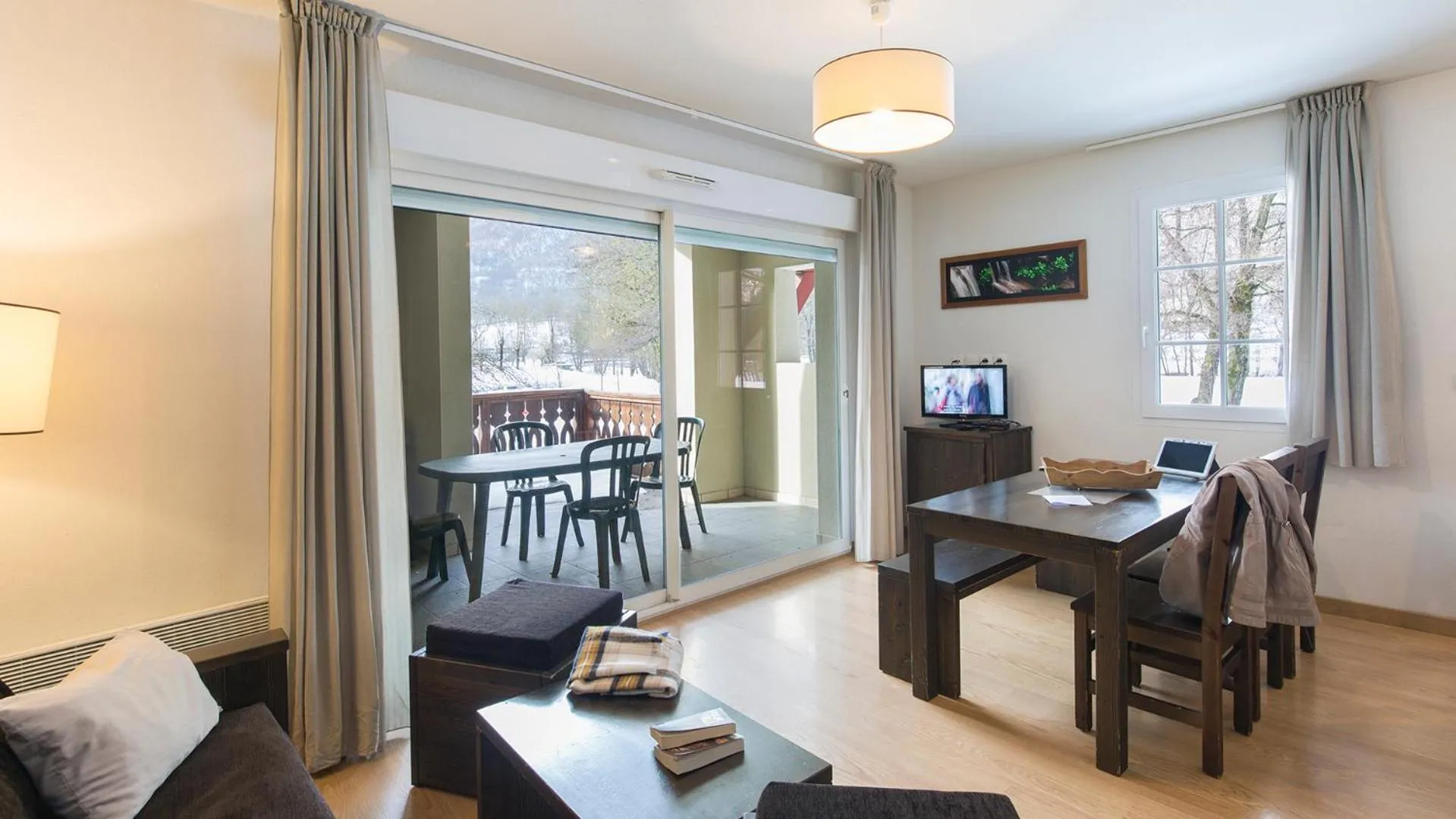 Dining area in Vacancéole - Les Jardins de Balnéa