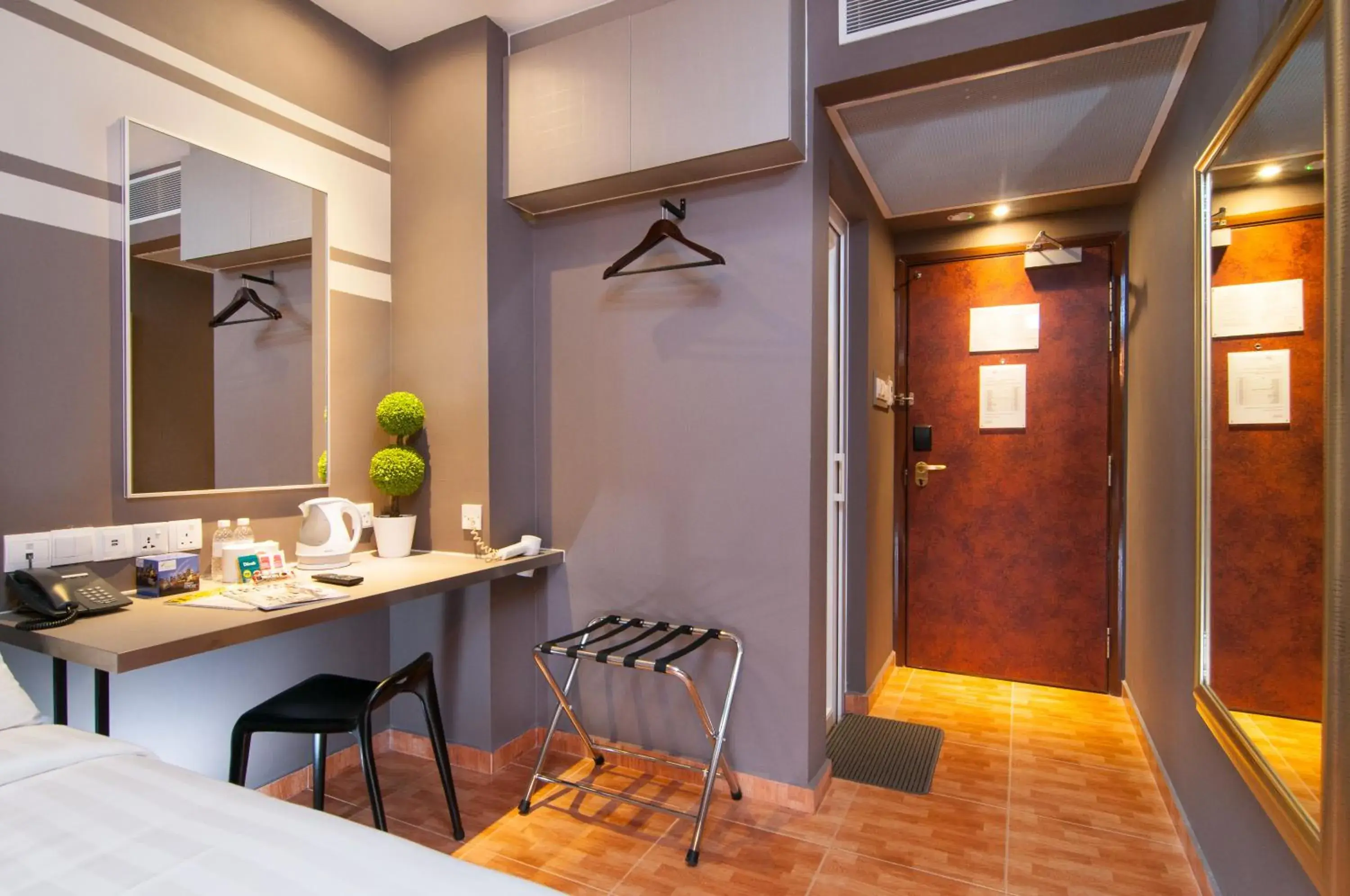 Standard Room with free WIFI (No Window) in Fragrance Hotel - Kovan Standard Room with free WIFI (No Window) in Fragrance Hotel - Kovan