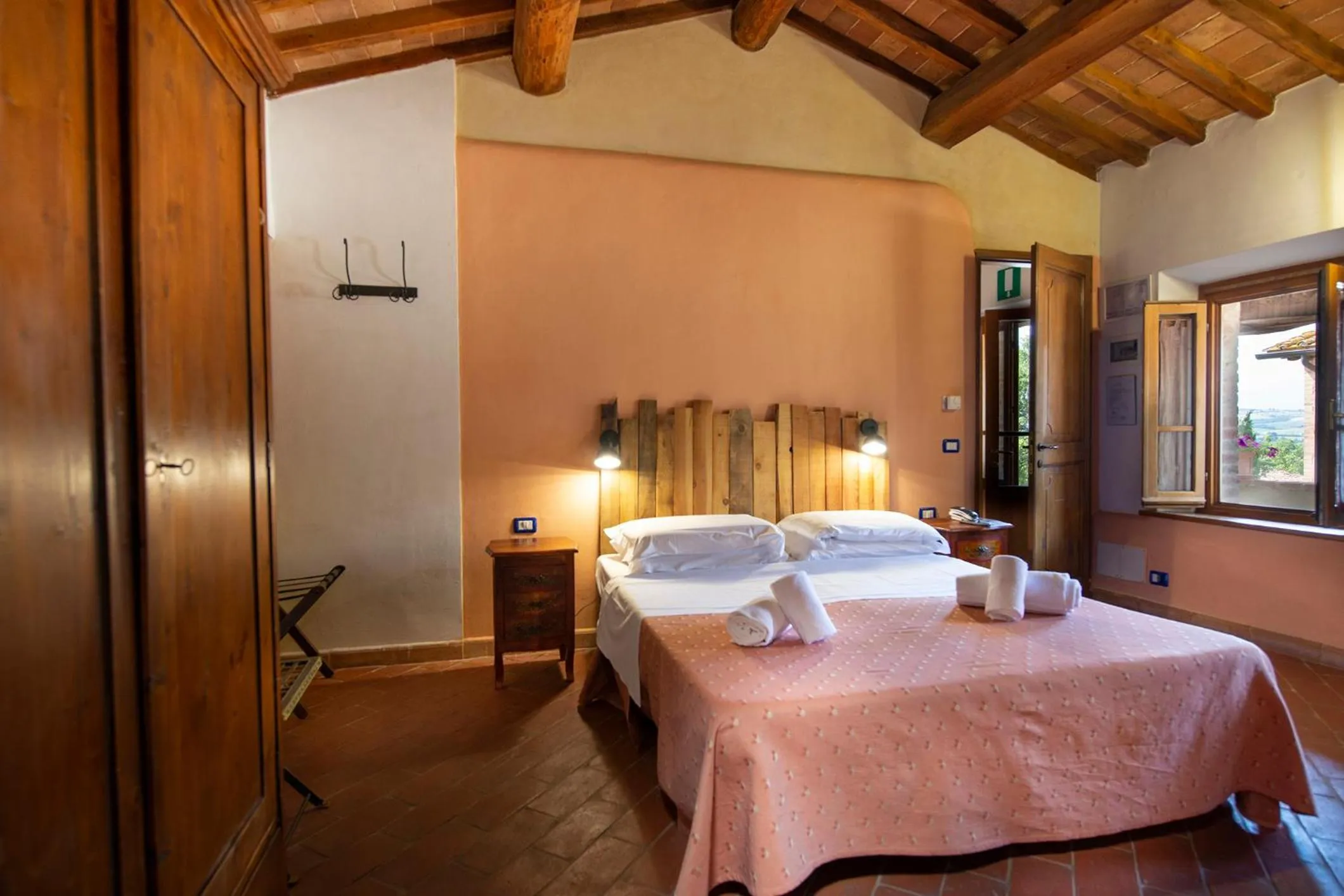 Photo of the whole room, Bed in Locanda Vesuna Hotel Countryhouse
