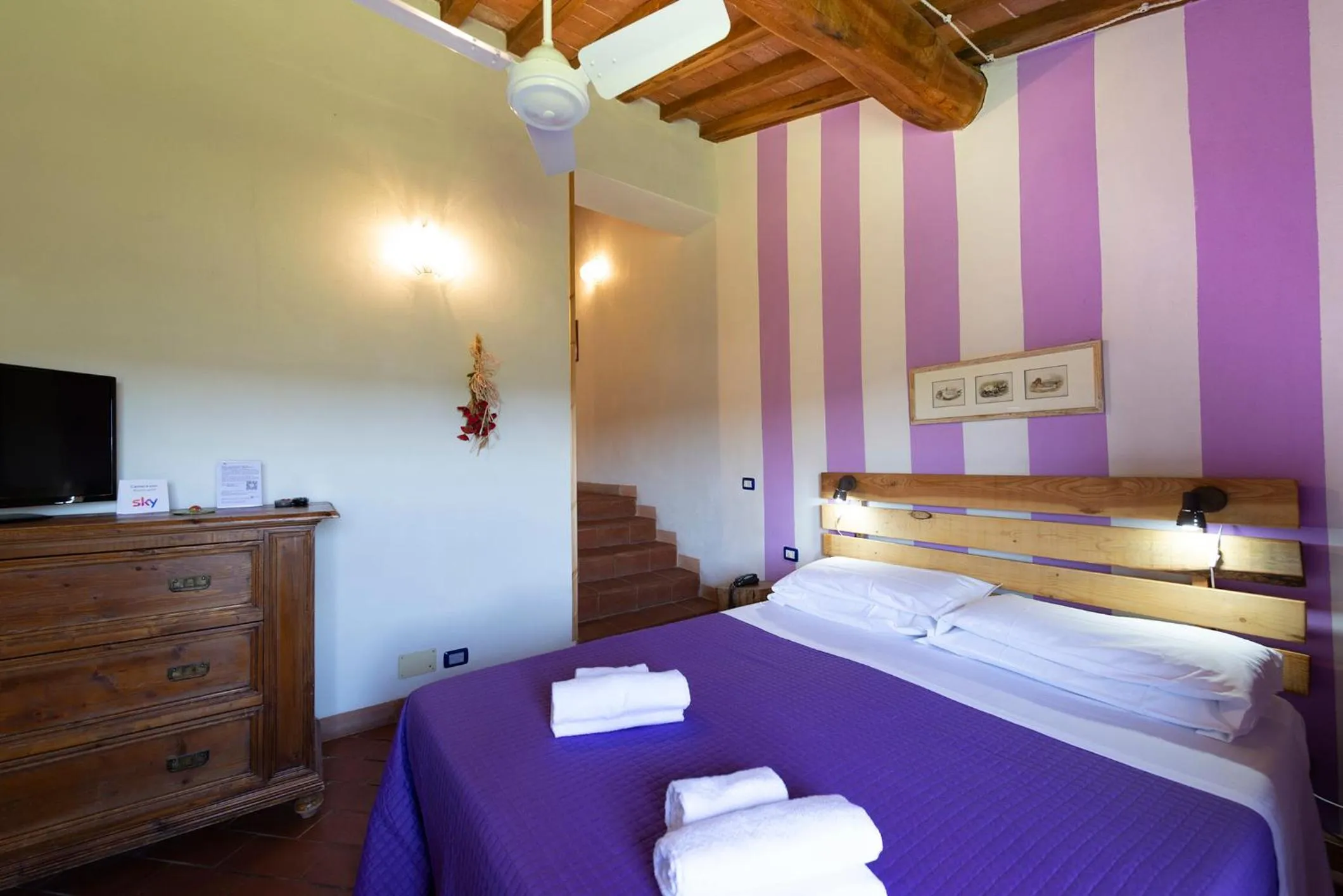Photo of the whole room, Bed in Locanda Vesuna Hotel Countryhouse