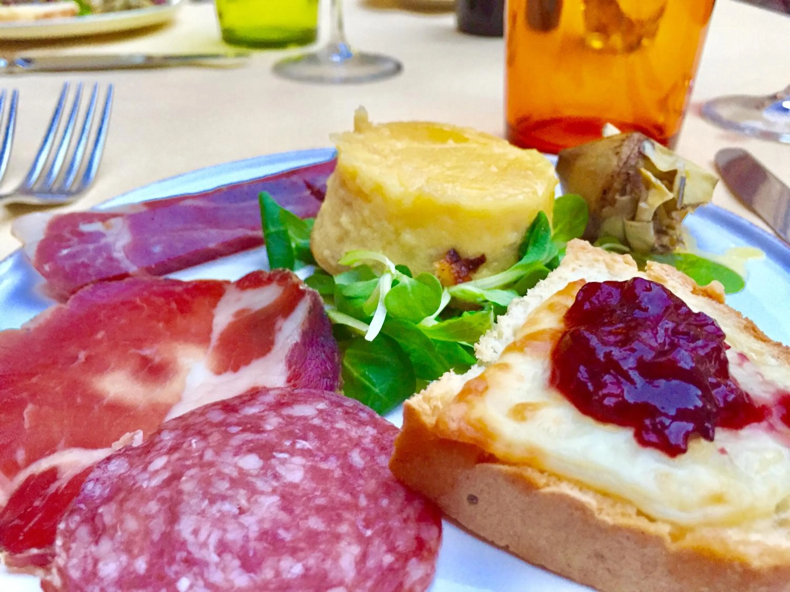 Food and drinks in Locanda Vesuna Hotel Countryhouse