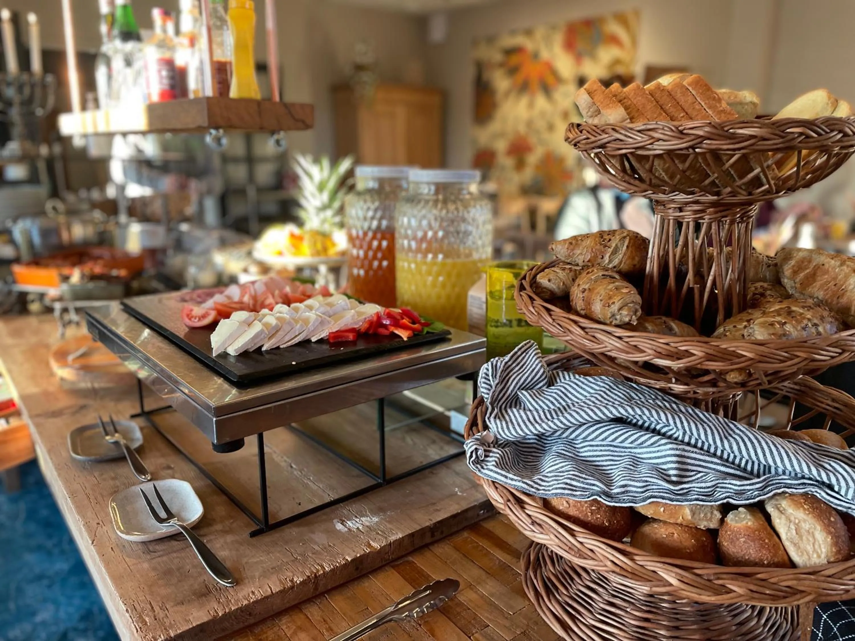 Buffet breakfast in Hotel Gammel Havn
