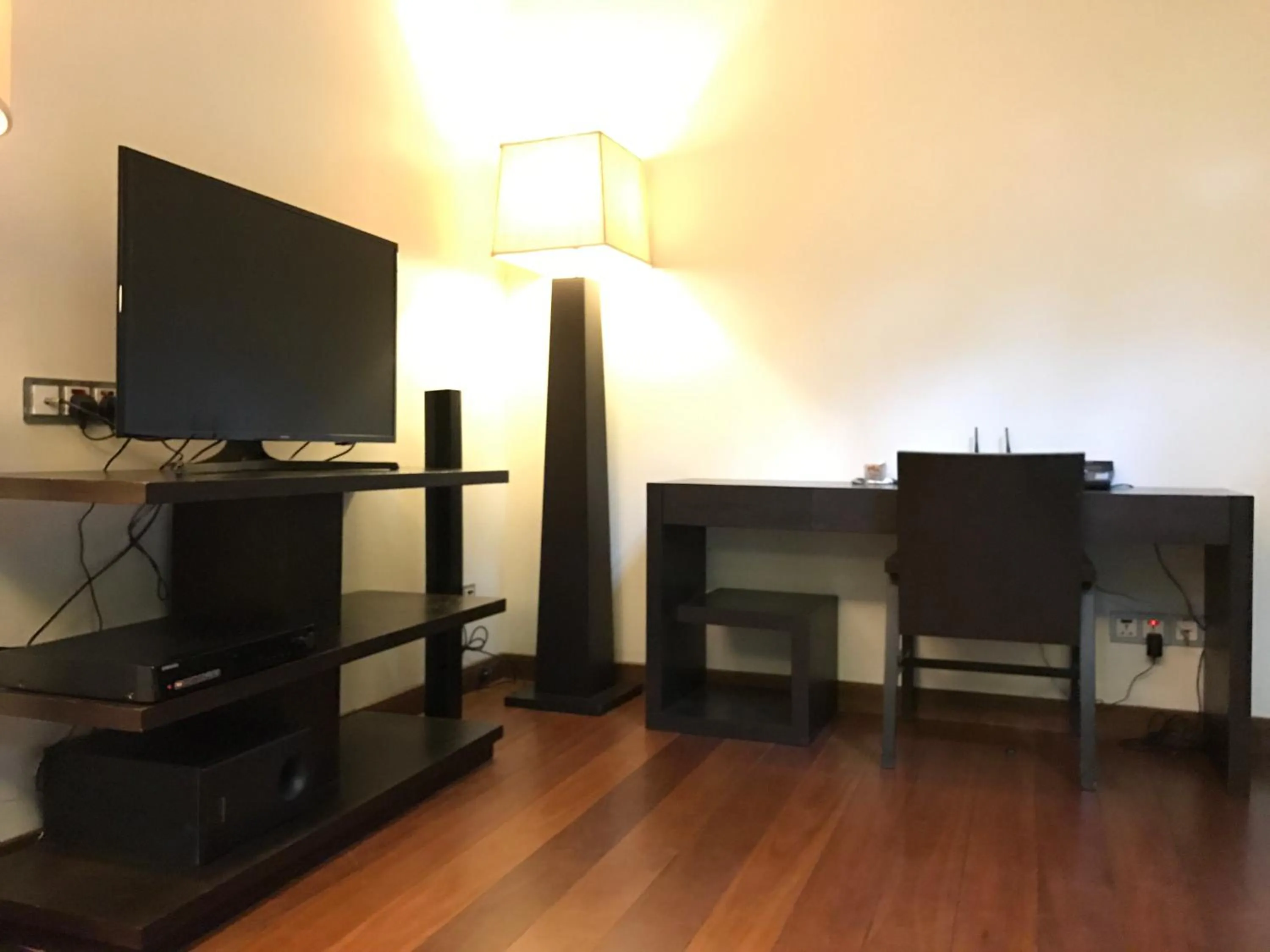 TV and multimedia in Siloso Beach Resort - Sentosa