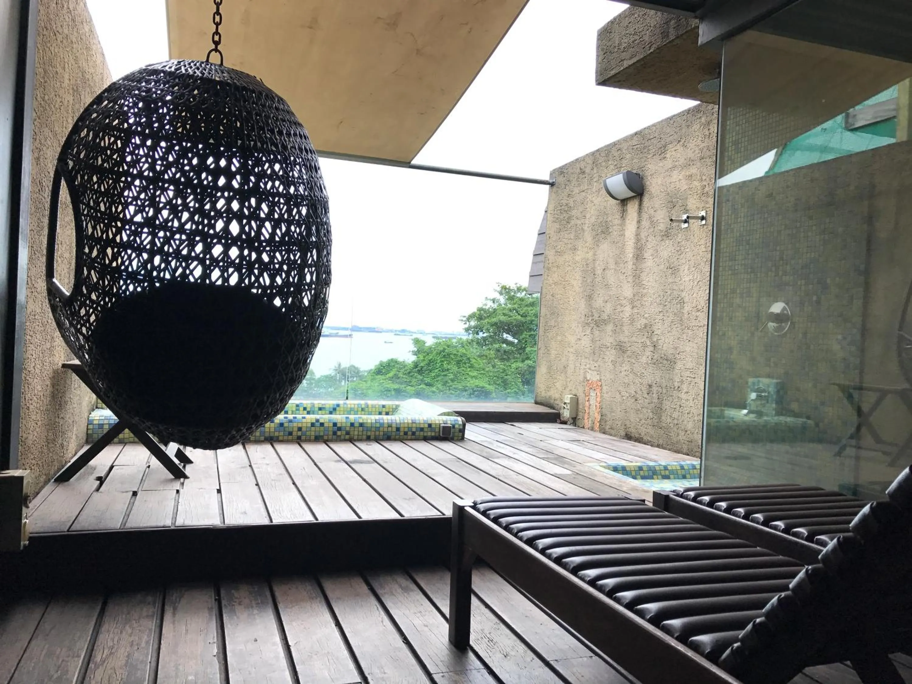 Hot Tub in Siloso Beach Resort - Sentosa