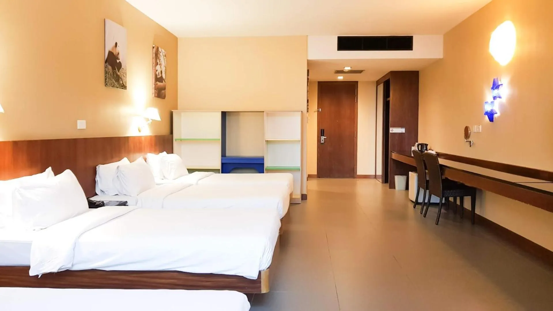 Bedroom, Bed in Siloso Beach Resort - Sentosa