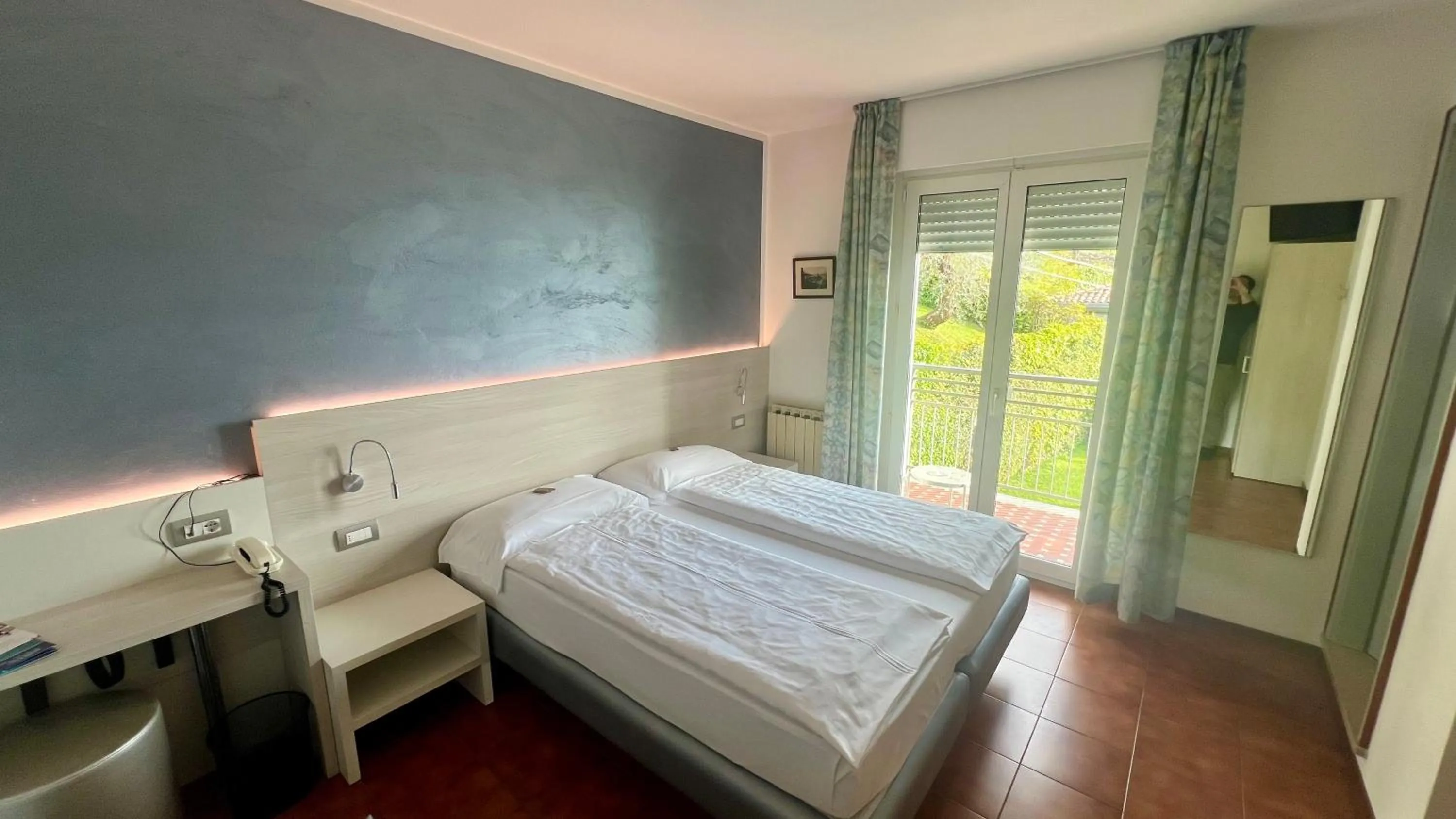 Bedroom, Bed in Albergo Villa Edera