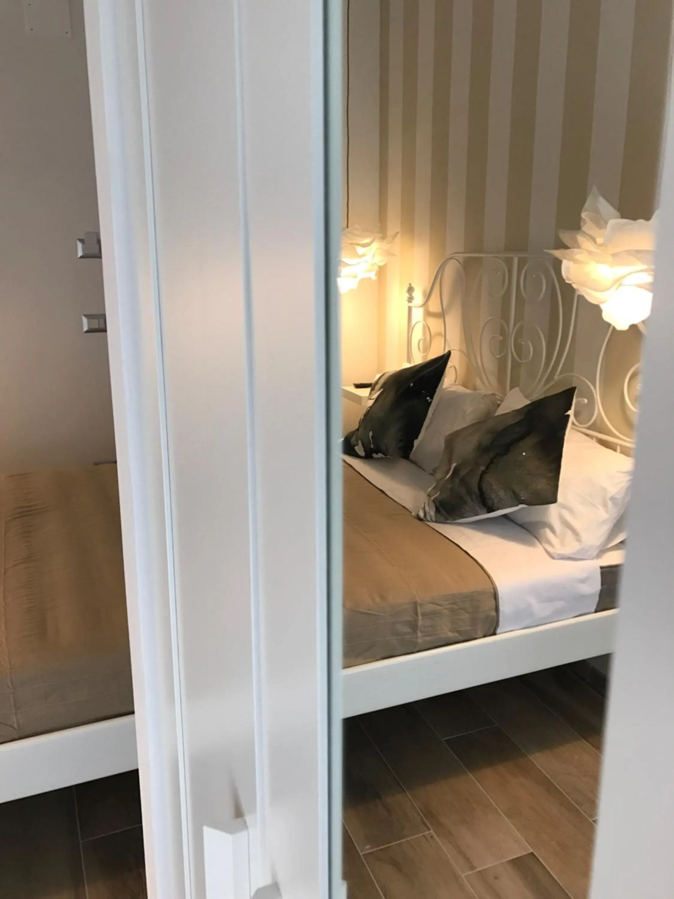 Photo of the whole room, Bed in B&B Quasi in centro