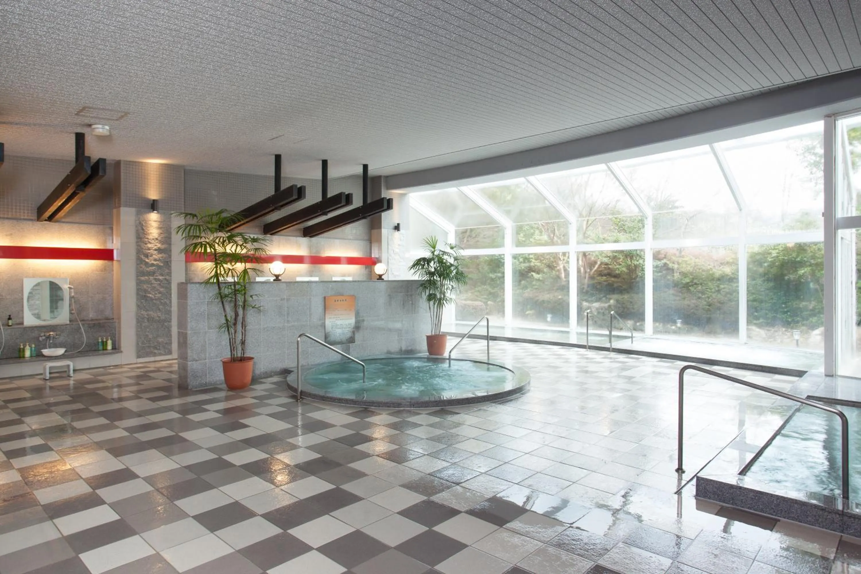 Public Bath in Forest Hotel Rochefort