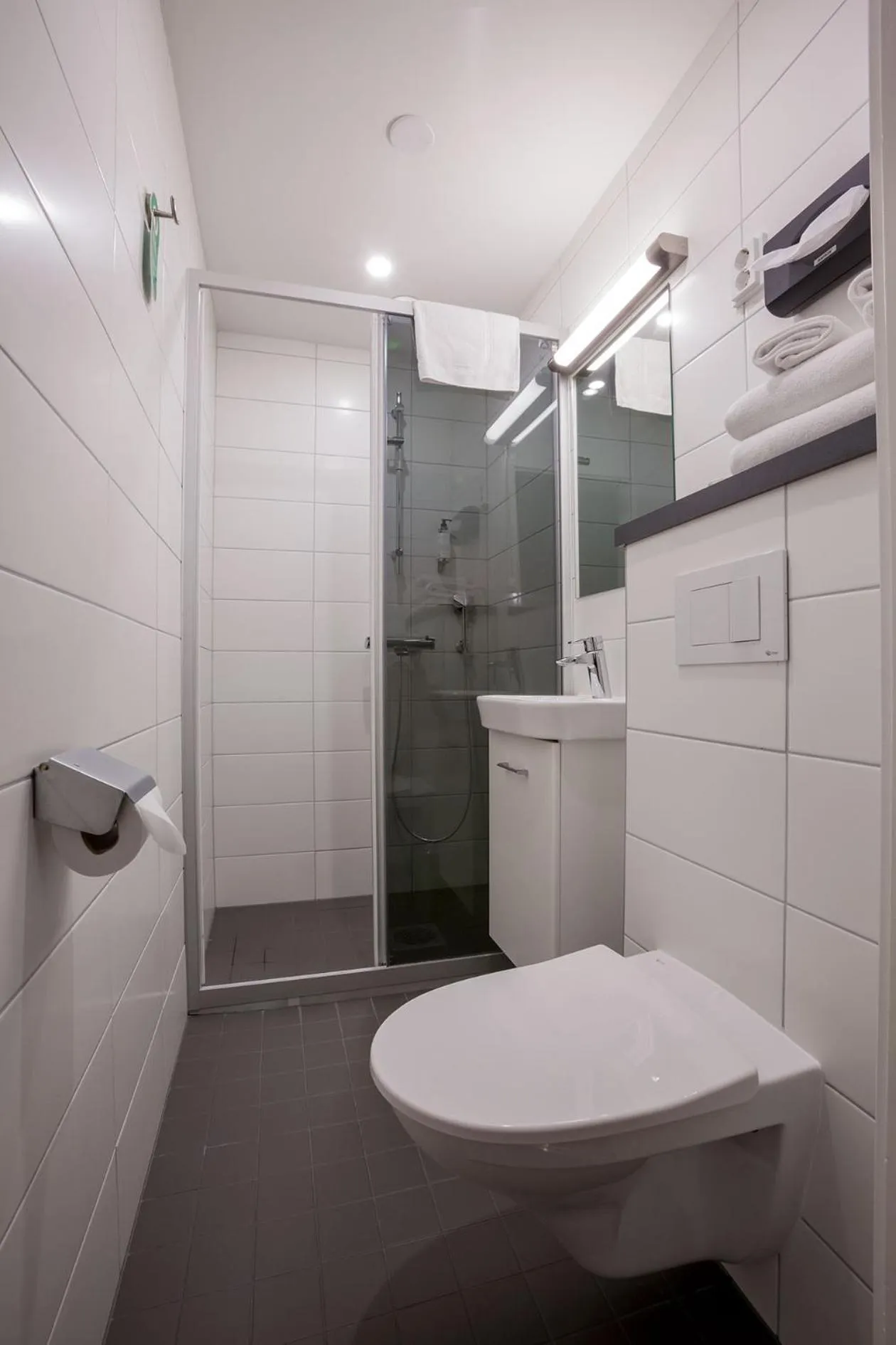 Shower in Pietarsaaren Kaupunginhotelli