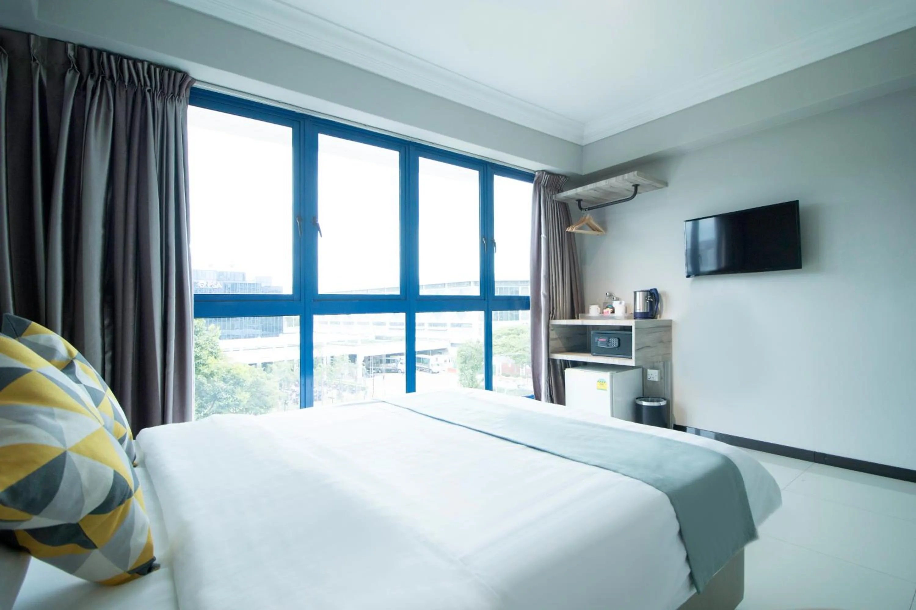 Bedroom, Bed in Harbour Ville Hotel