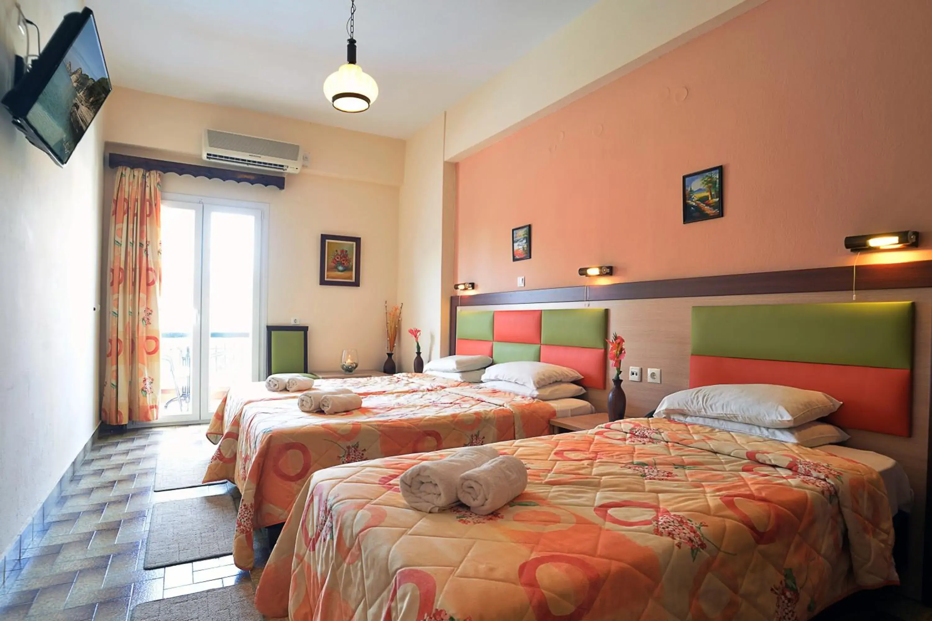 Triple Room in Maltezos Hotel Triple Room in Maltezos Hotel