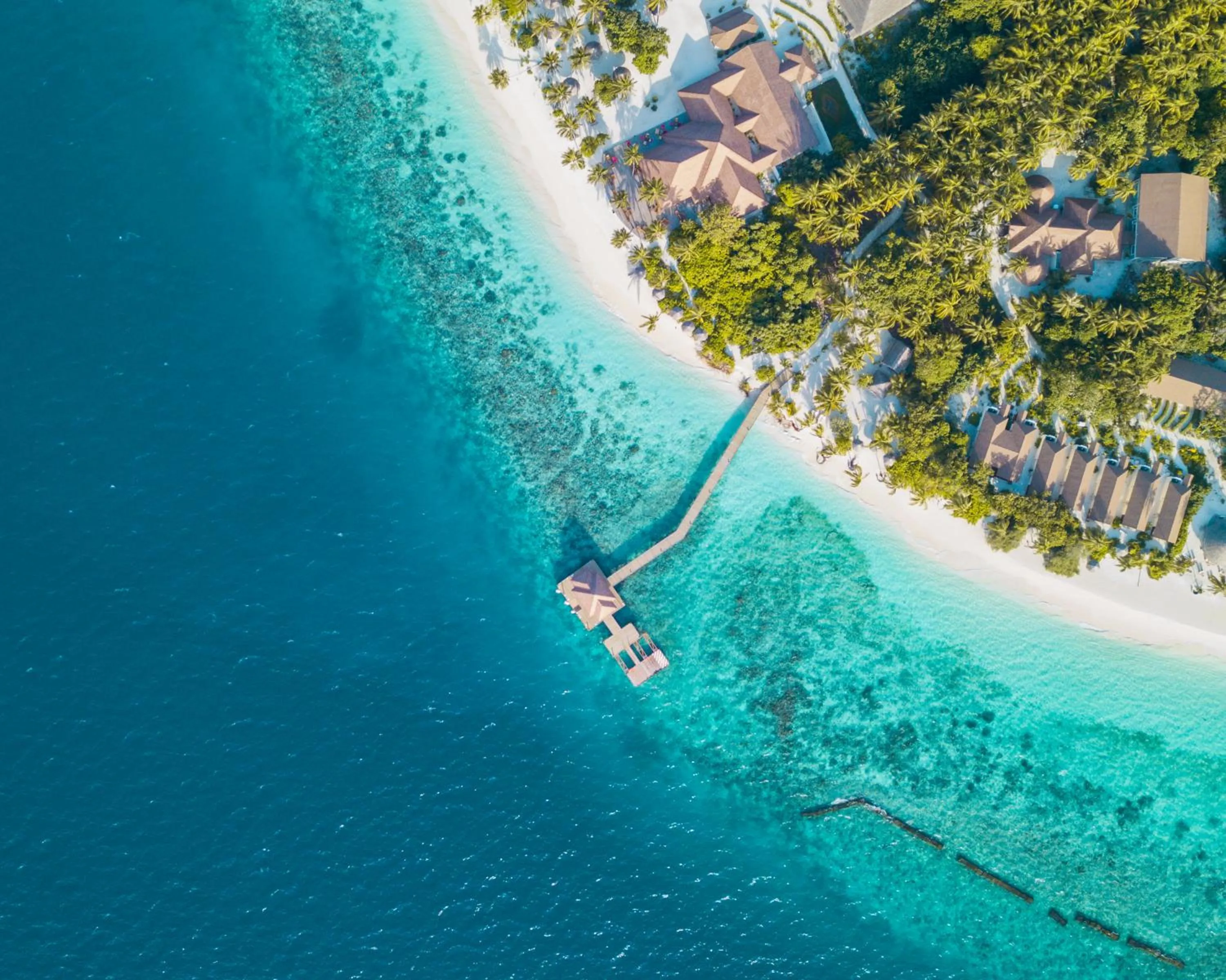 Property building in Reethi Faru Resort