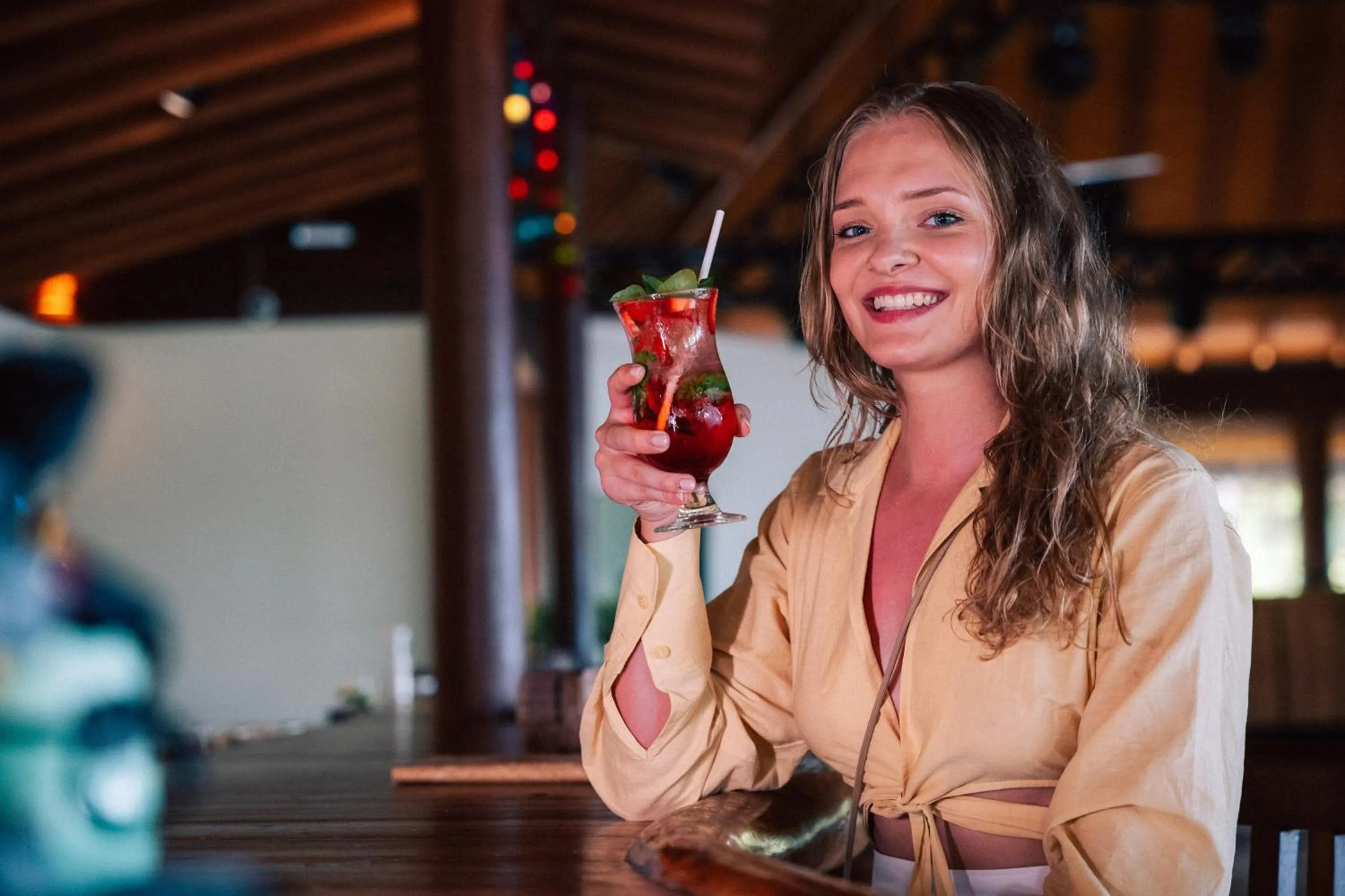 Lounge or bar in Reethi Faru Resort