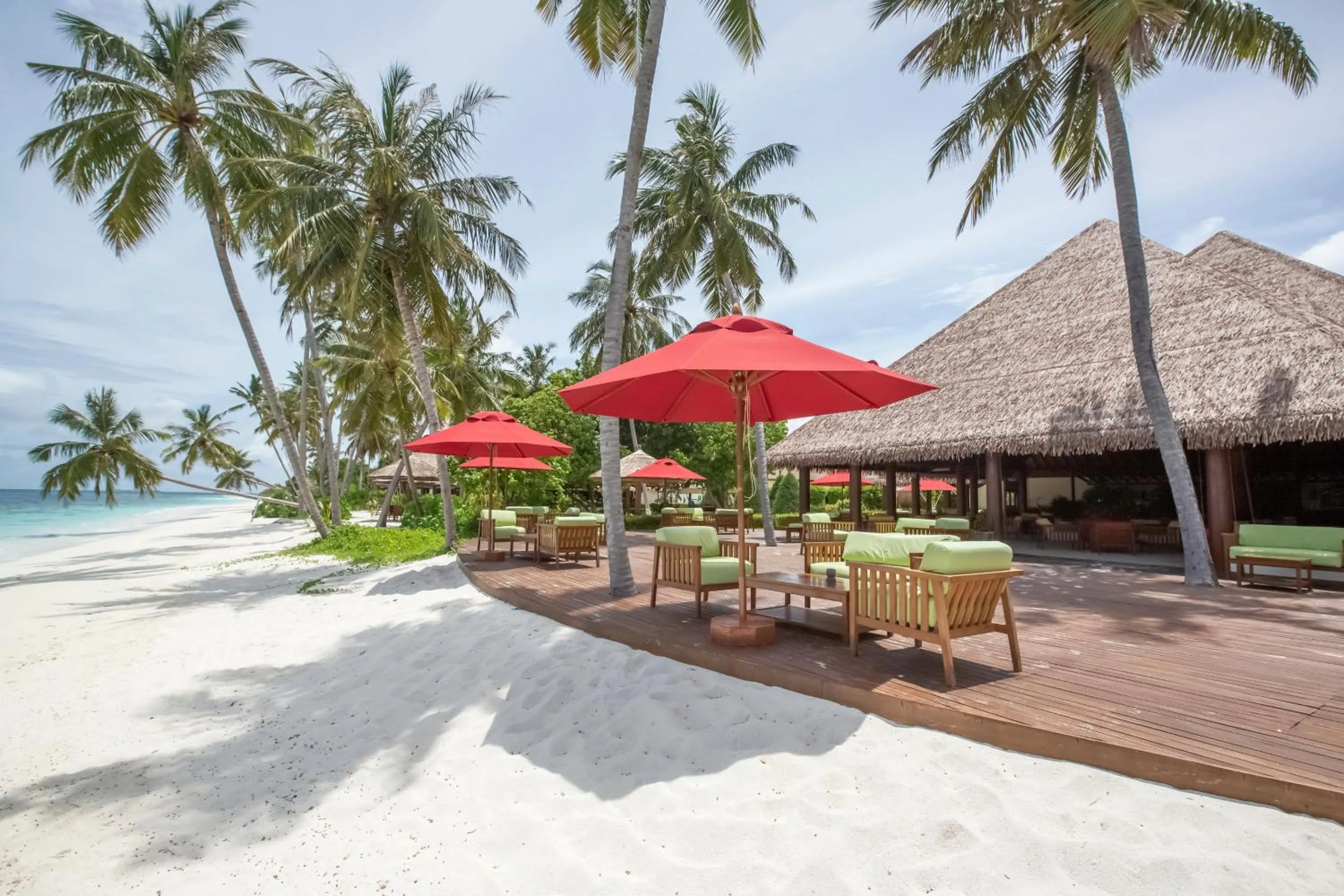 Lounge or bar in Reethi Faru Resort - Stay 5 Nights or more Between Aug to Oct 2025 & Enjoy a Free Sunset Cruise