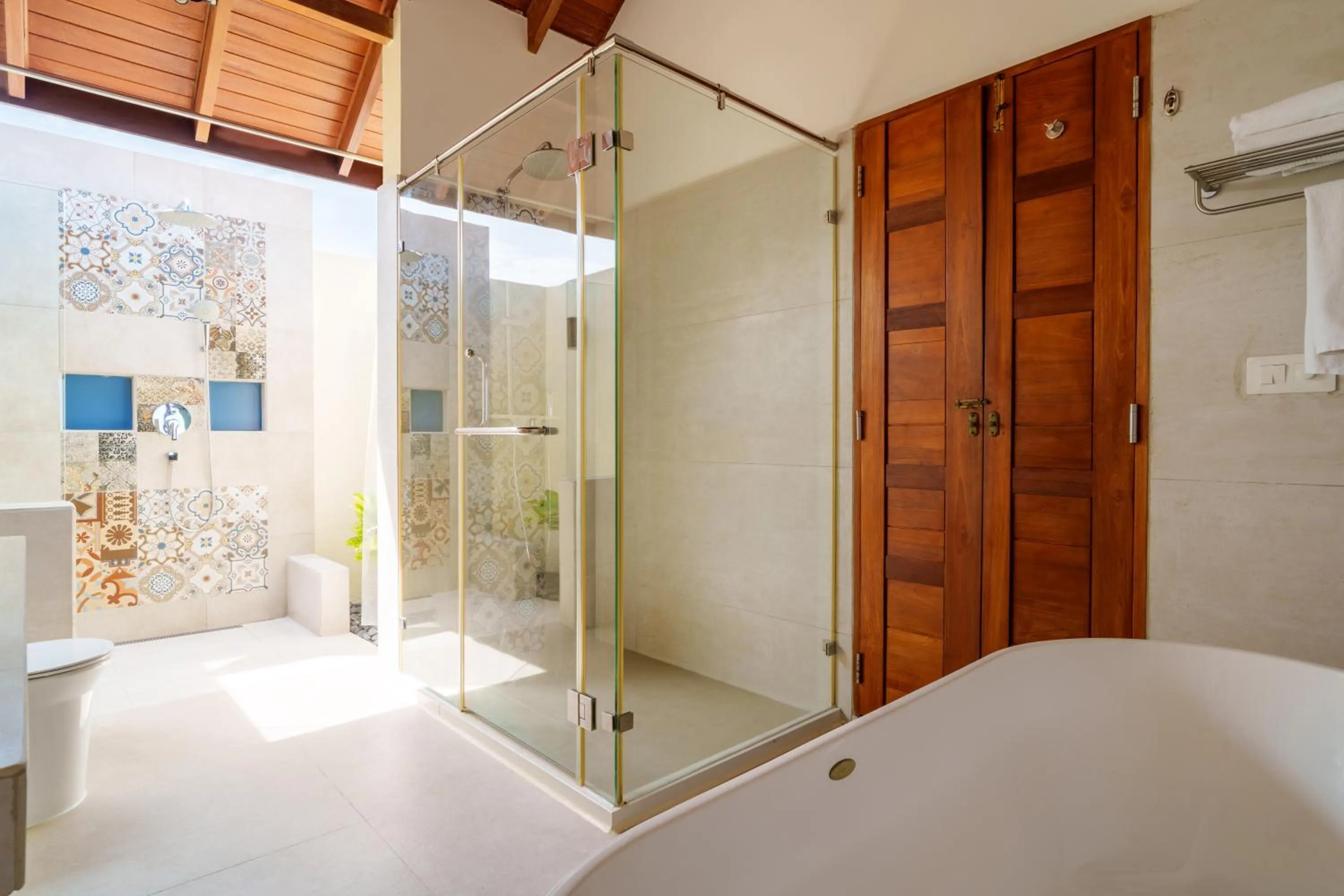 Shower in Reethi Faru Resort