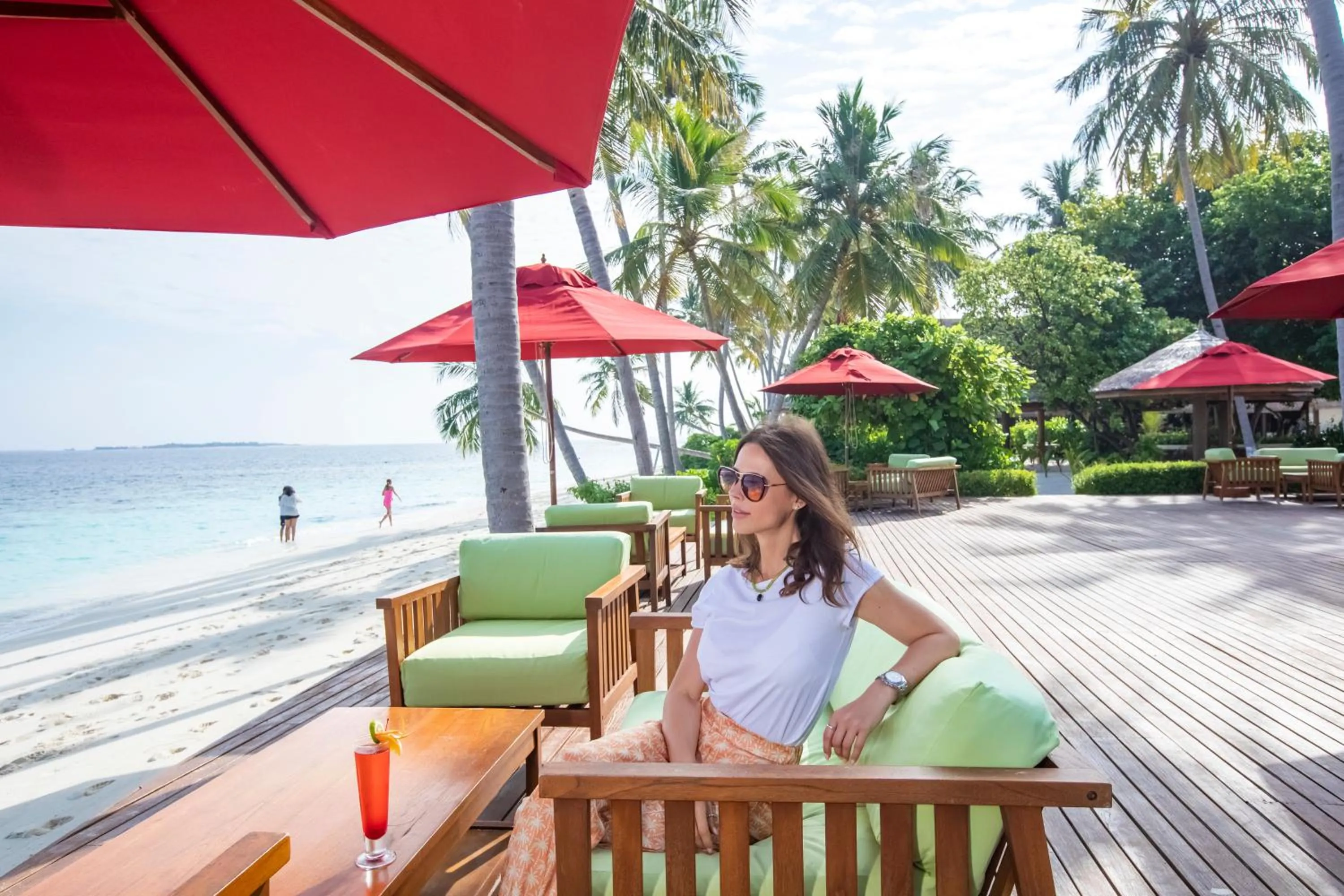 Lounge or bar in Reethi Faru Resort