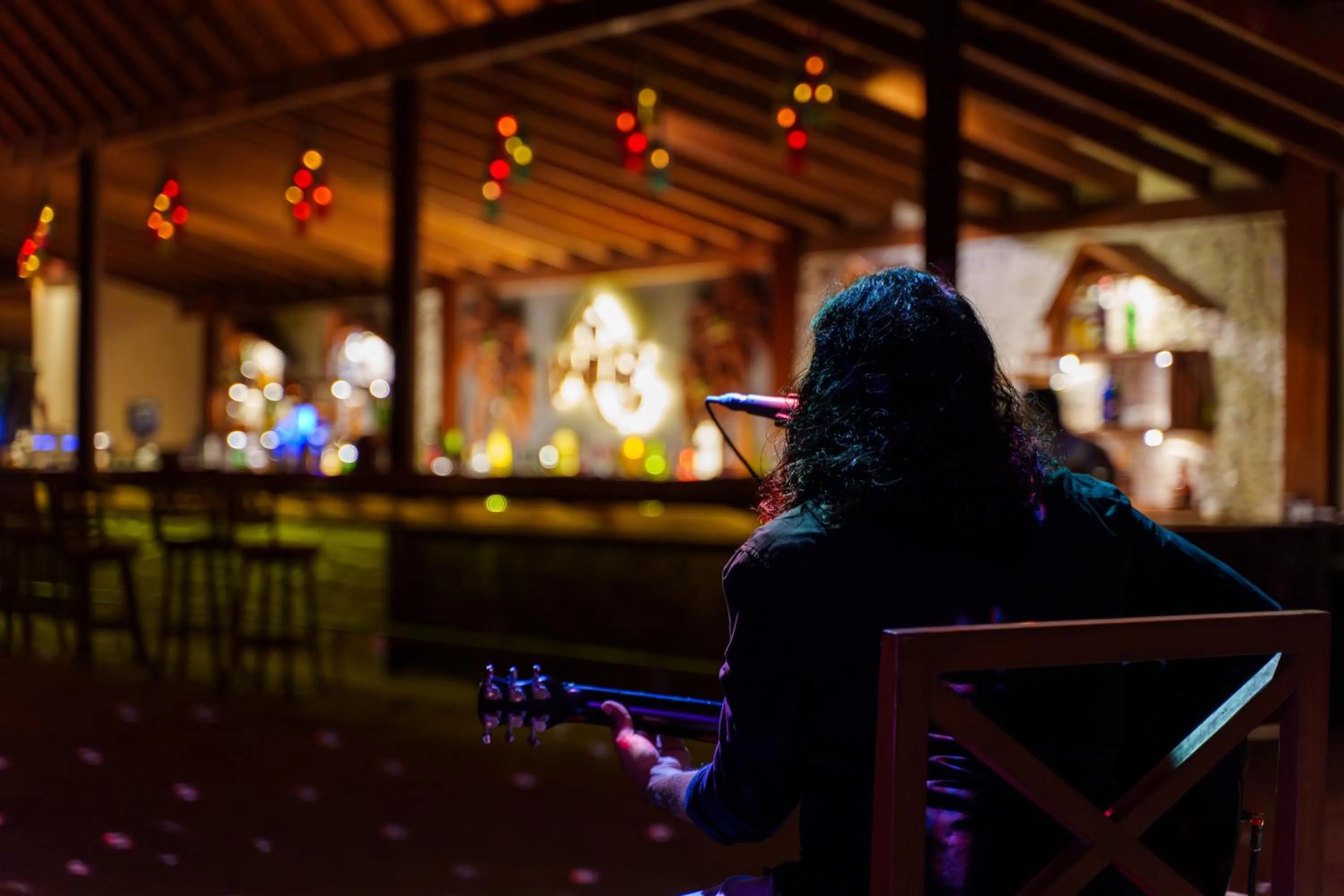 Lounge or bar in Reethi Faru Resort