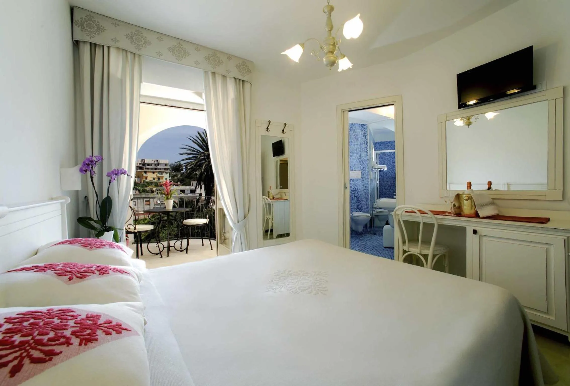 Bedroom, Bed in Albergo Diffuso Mannois