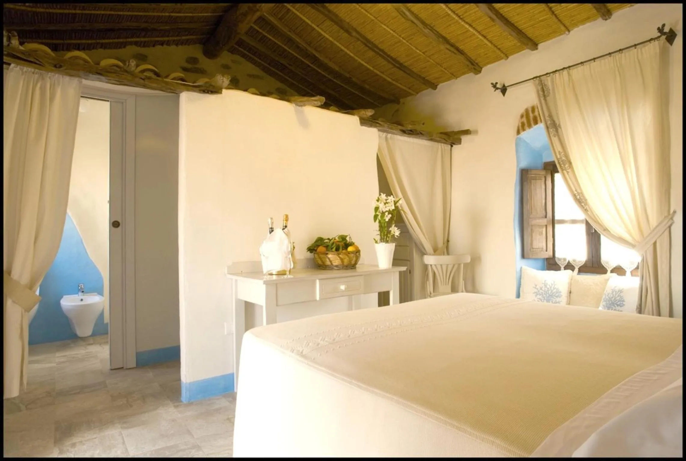 Bedroom, Bed in Albergo Diffuso Mannois