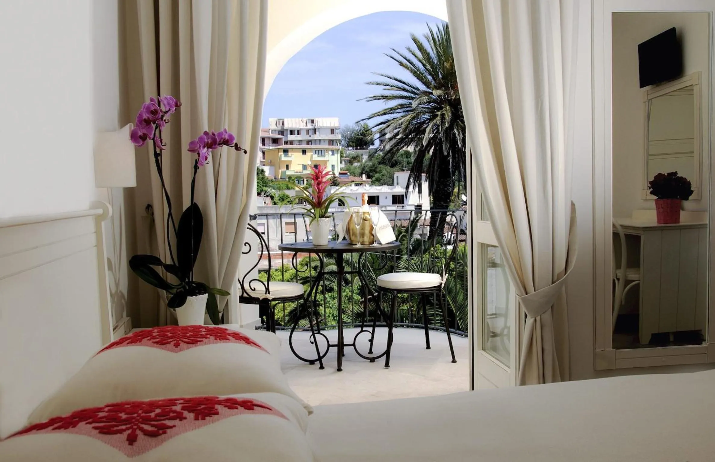 Decorative detail, Bed in Albergo Diffuso Mannois