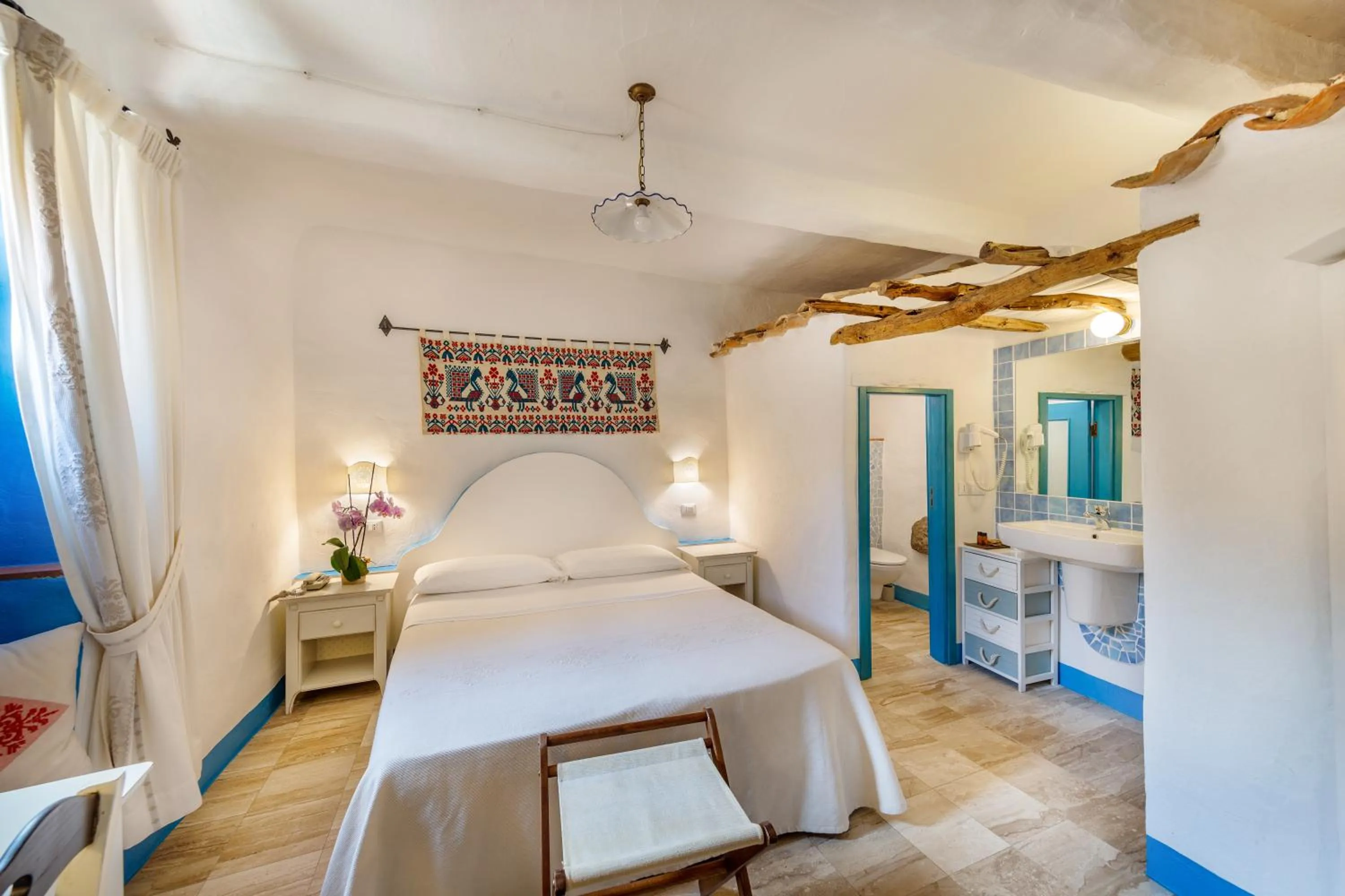 Bed in Albergo Diffuso Mannois