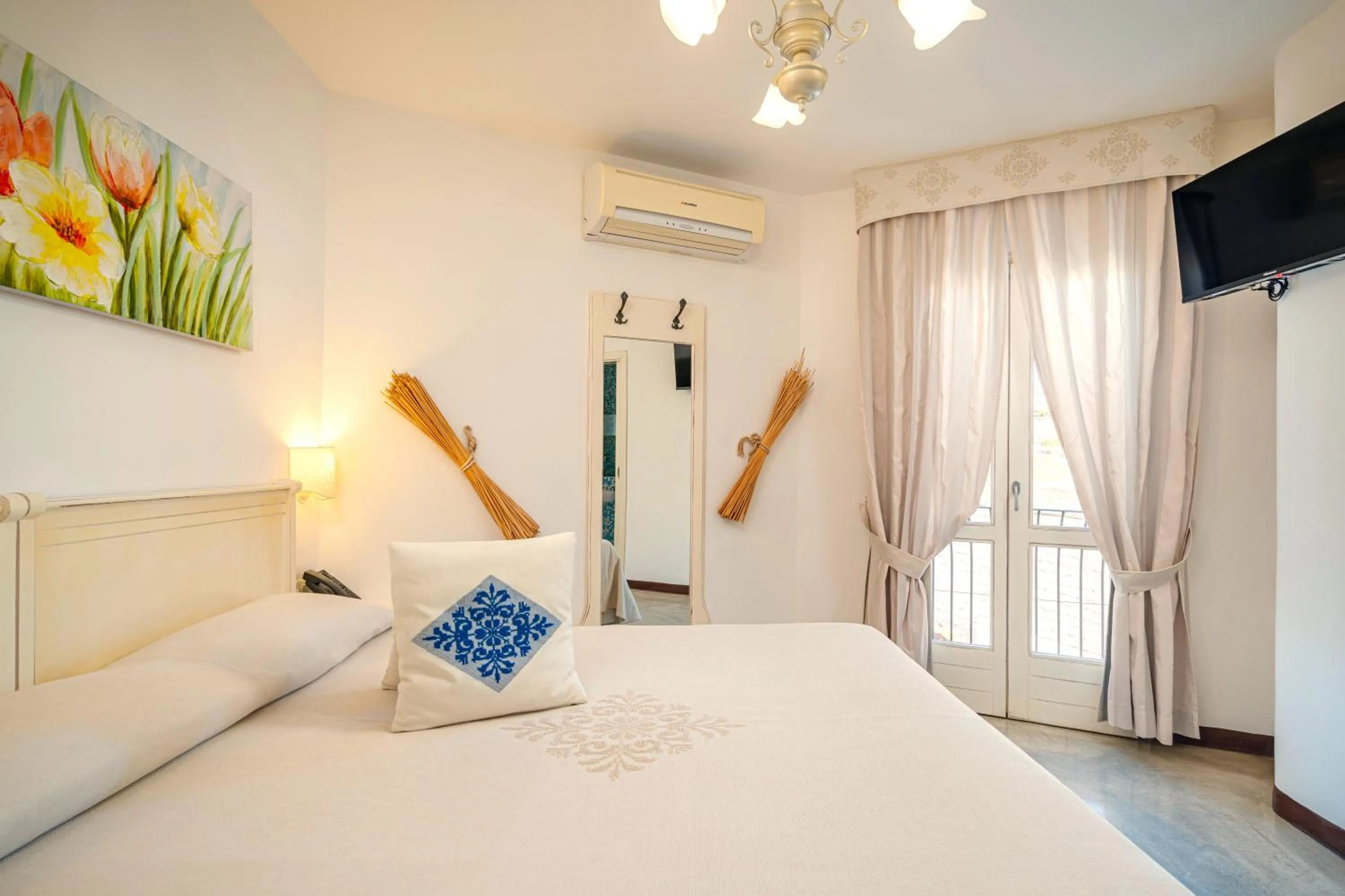 Bed in Albergo Diffuso Mannois