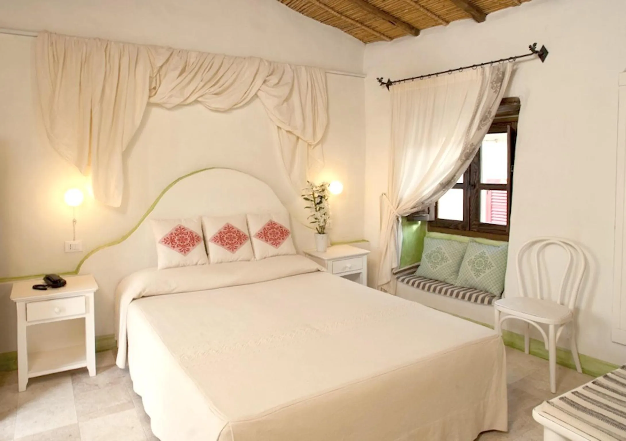 Bedroom, Bed in Albergo Diffuso Mannois