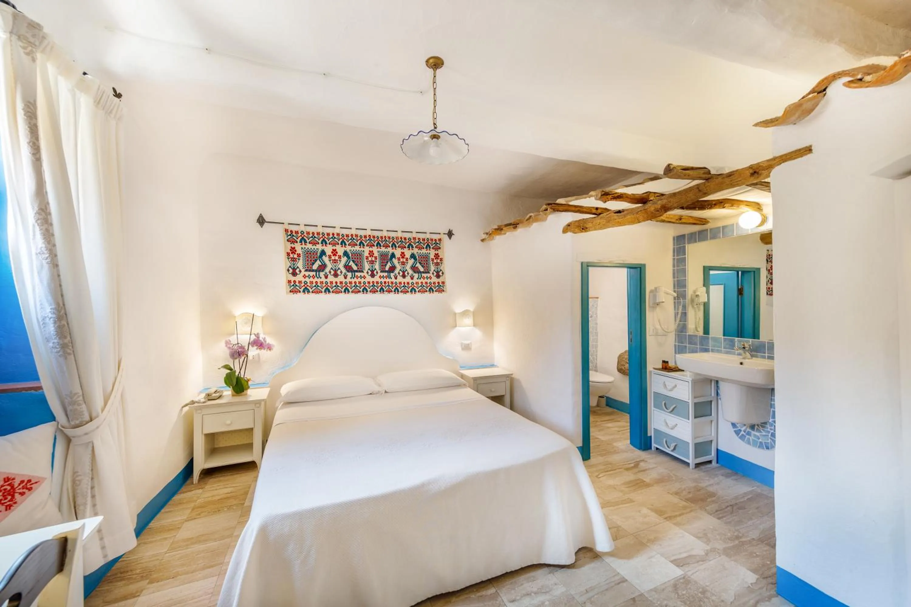 Bed in Albergo Diffuso Mannois