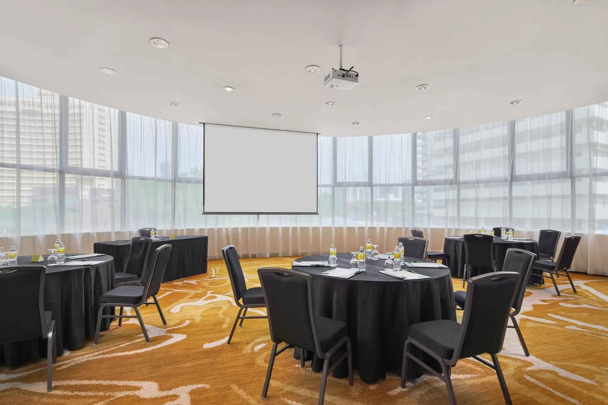 Meeting/conference room in Holiday Inn Singapore Atrium by IHG