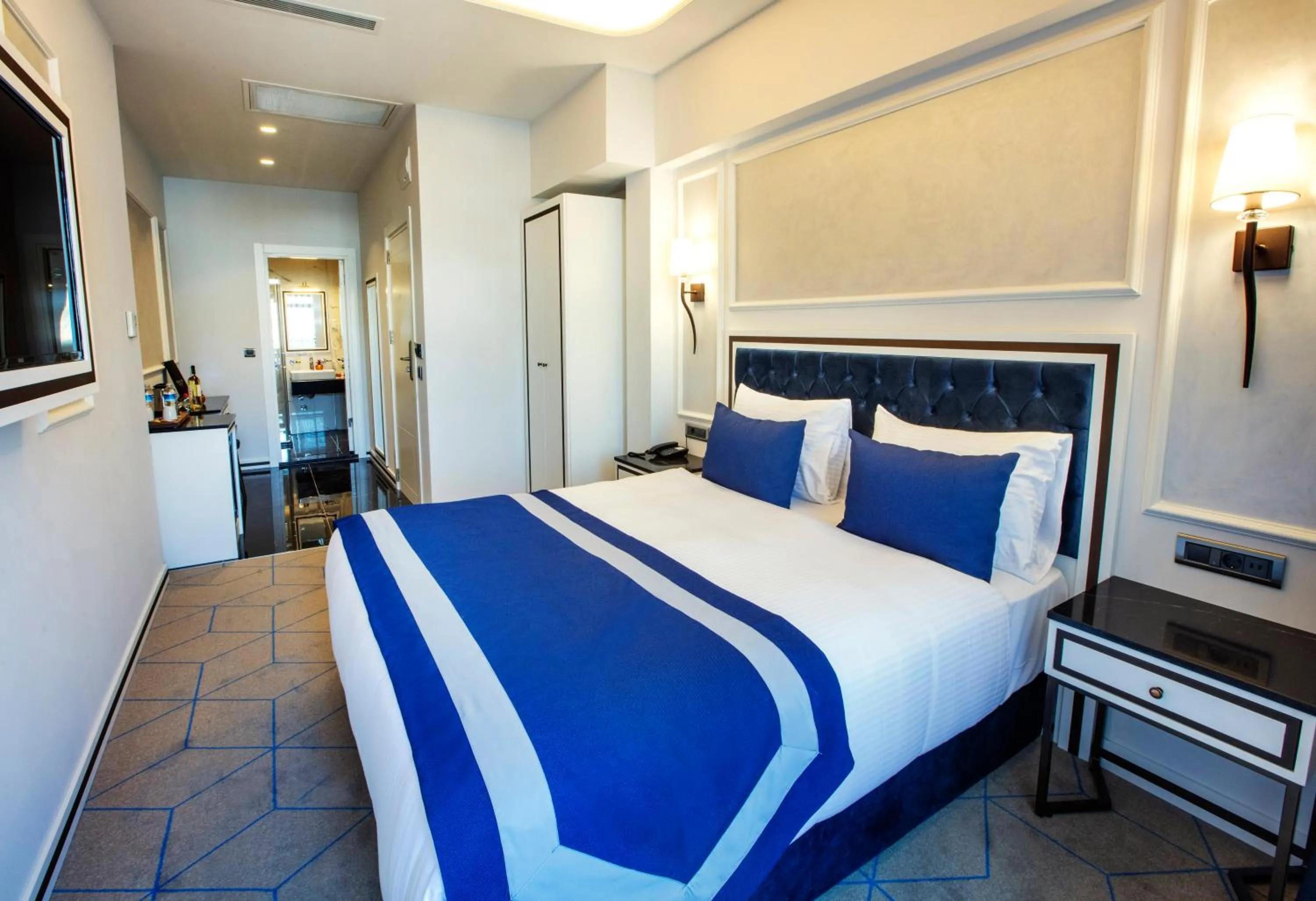 Photo of the whole room, Bed in Endican Beyazit Hotel